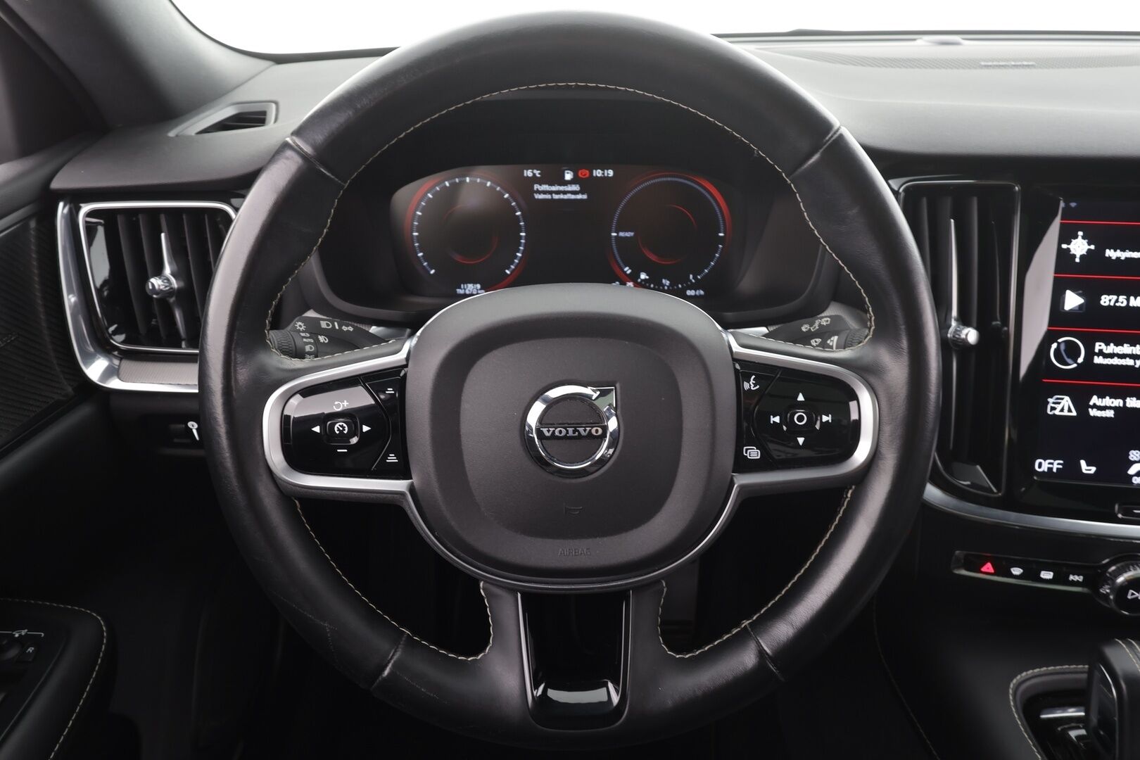 Volvo V60 2021 T8 TwE AWD R-Design aut * ACC / H&K / Panorama / P.kamera / LED / Webasto / Koukku / Muistipenkki / Keyless / Navi * - Suomi-Auto / Merkkihuollettu / Kahdet renkaat - HULLUT AVAJAISHULINAT KORKOTARJOUS 3,29 %