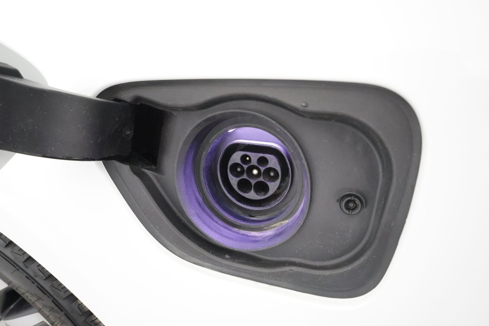 Volvo V60 2021 T8 TwE AWD R-Design aut * ACC / H&K / Panorama / P.kamera / LED / Webasto / Koukku / Muistipenkki / Keyless / Navi * - Suomi-Auto / Merkkihuollettu / Kahdet renkaat