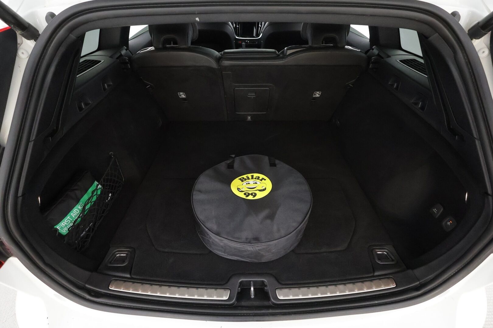 Volvo V60 2021 T8 TwE AWD R-Design aut * ACC / H&K / Panorama / P.kamera / LED / Webasto / Koukku / Muistipenkki / Keyless / Navi * - Suomi-Auto / Merkkihuollettu / Kahdet renkaat - HULLUT AVAJAISHULINAT KORKOTARJOUS 3,29 %