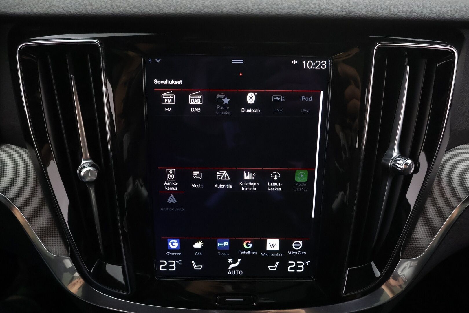 Volvo V60 2021 T8 TwE AWD R-Design aut * ACC / H&K / Panorama / P.kamera / LED / Webasto / Koukku / Muistipenkki / Keyless / Navi * - Suomi-Auto / Merkkihuollettu / Kahdet renkaat - HULLUT AVAJAISHULINAT KORKOTARJOUS 3,29 %