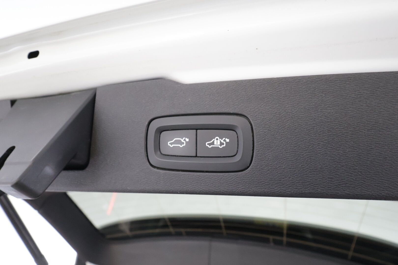 Volvo V60 2021 T8 TwE AWD R-Design aut * ACC / H&K / Panorama / P.kamera / LED / Webasto / Koukku / Muistipenkki / Keyless / Navi * - Suomi-Auto / Merkkihuollettu / Kahdet renkaat - HULLUT AVAJAISHULINAT KORKOTARJOUS 3,29 %