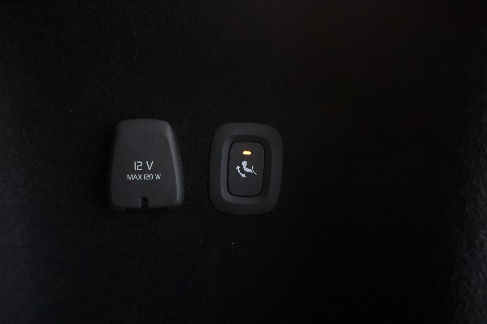 Volvo V60 2021 T8 TwE AWD R-Design aut * ACC / H&K / Panorama / P.kamera / LED / Webasto / Koukku / Muistipenkki / Keyless / Navi * - Suomi-Auto / Merkkihuollettu / Kahdet renkaat