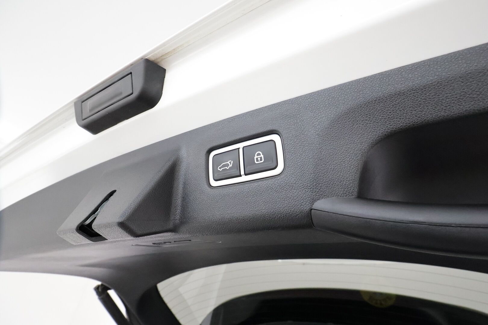 Kia Sorento 2021 1,6 T-GDI Plug-in Hybrid AWD Business Premium AT 5P **Adapt.vakkari / Sähköpenkit / Koukku / KeylessGo / LED / P.kamera** - 3,99 % KORKOTARJOUS TÄHÄN AUTOON - Akku kuntotarkastettu / Suomi-auto / Kahdet renkaat aluvanteilla / Digimittaristo / Merkkihuollettu