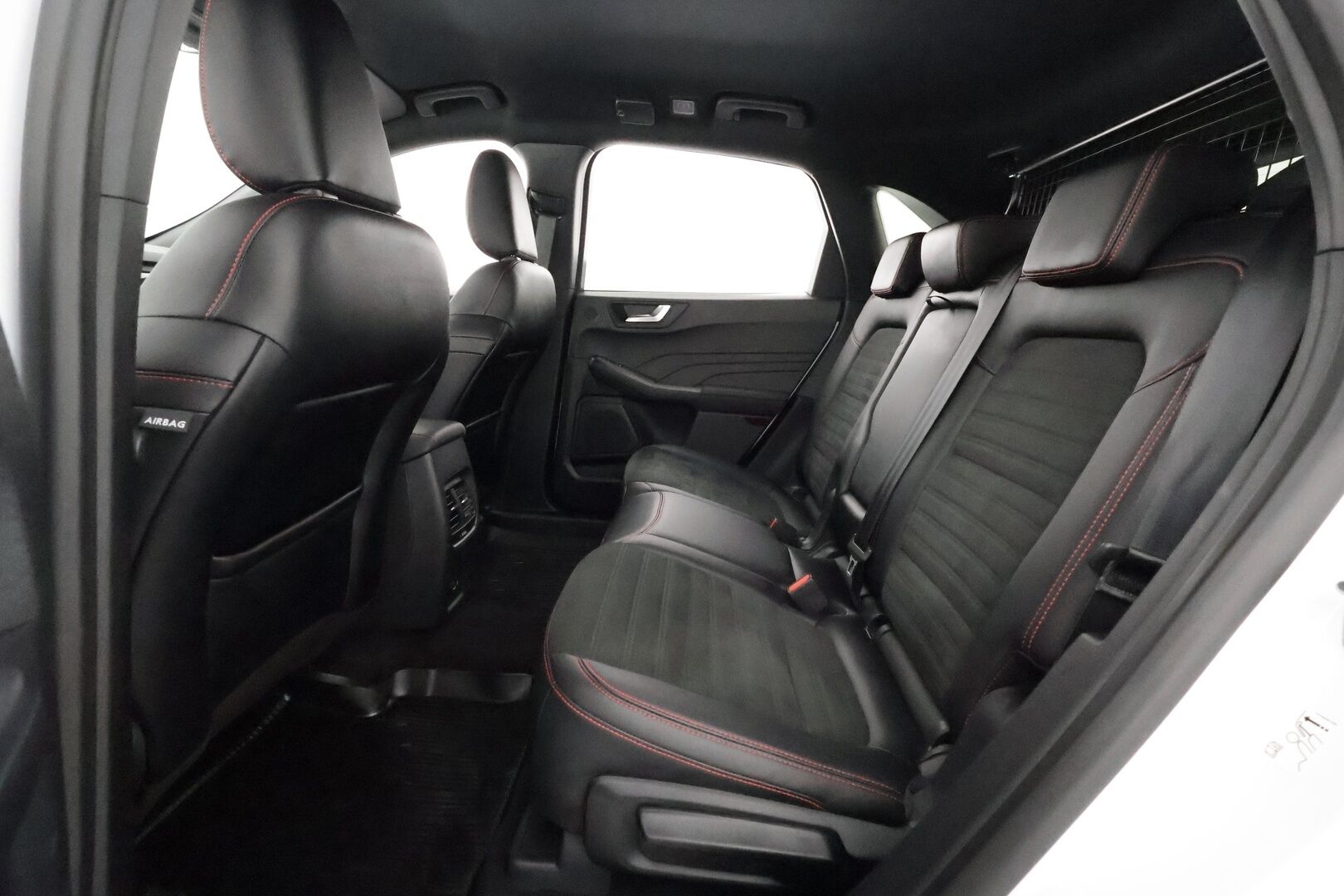 Ford Kuga 2021 2,5 Hybrid (HEV) 190hv CVT AWD ST-Line X 5-ovinen - 1Om Suomiauto / Bang&Olufsen / Peruutuskamera / Adapt.LED / Nahka-Alcantara / Lämm.Tuulilasi / Navi / Huippuvarusteet!