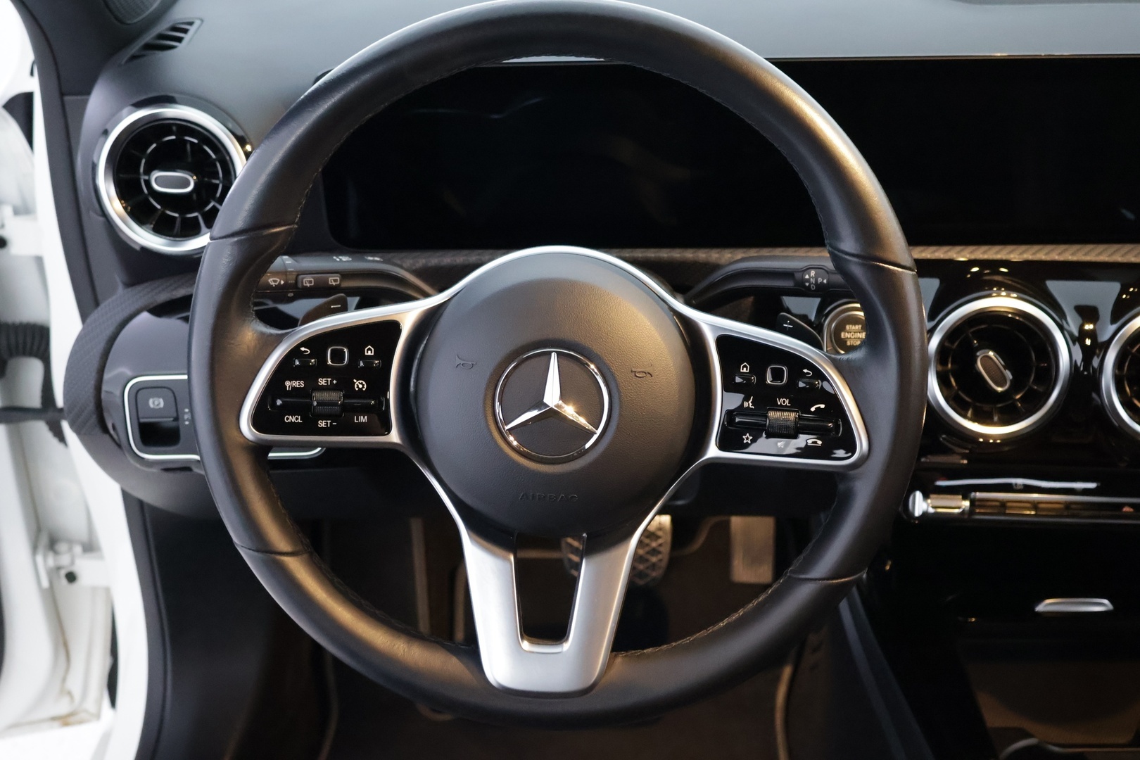 Mercedes-Benz A 2021 180 A - Suomiauto | Vakkari | Peruutuskamera | LED High Performance | Puolinahat | Digimittaristo | Juuri huollettu!