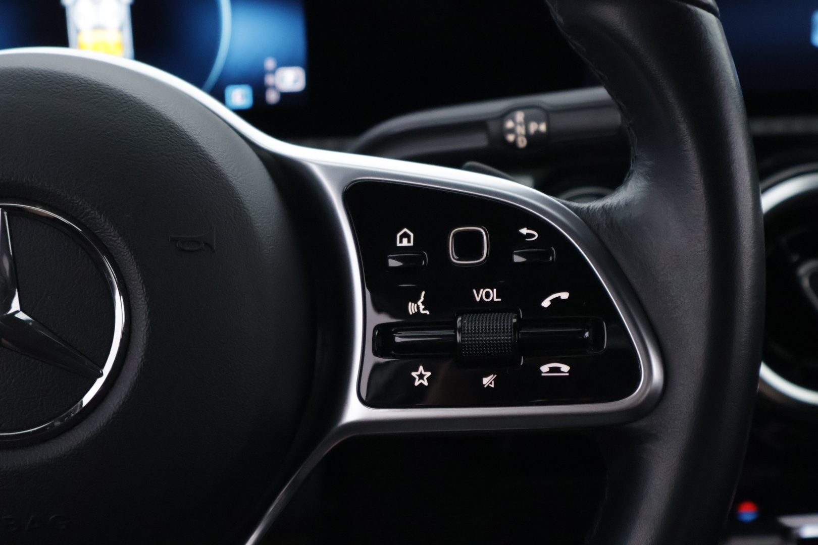 Mercedes-Benz A 2021 180 A - Suomiauto | Vakkari | Peruutuskamera | LED High Performance | Puolinahat | Digimittaristo | Juuri huollettu!