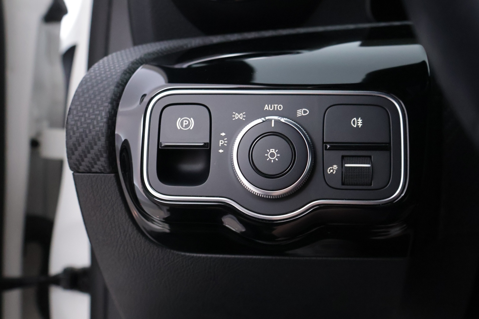 Mercedes-Benz A 2021 180 A - Suomiauto | Vakkari | Peruutuskamera | LED High Performance | Puolinahat | Digimittaristo | Juuri huollettu!