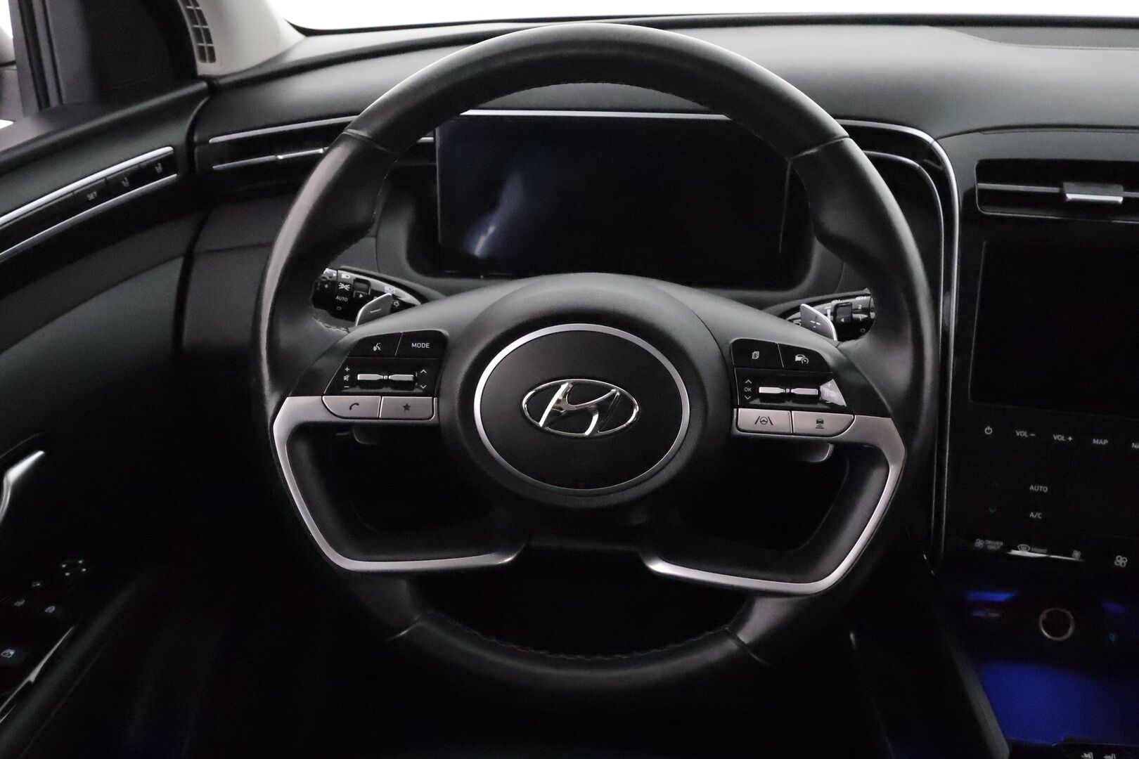 Hyundai Tucson 2021 1,6 T-GDI 265 hv Plug in 4WD 6AT Premium MY21 **Adapt.vakkari / 360 / Krell / Ilmastoidut nahat / Muistipenkki / LED / KeylessGo** - 3,99 % KORKOTARJOUS TÄHÄN AUTOON - 1.Om Suomi-auto / Akku kuntotarkastettu / Kahdet renkaat aluvanteilla / Merkkihuollettu / Sähköpenkit / Penkinlämmittimet takana / Sähköluukku 