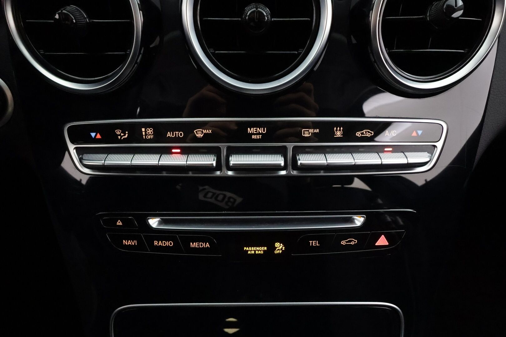 Mercedes-Benz C 2018 220 d 4Matic T A Premium Business * Vakkari / Webasto / Koukku / Osasähköt / LED / Sporttinahat / P.kamera * - Kahdet renkaat 