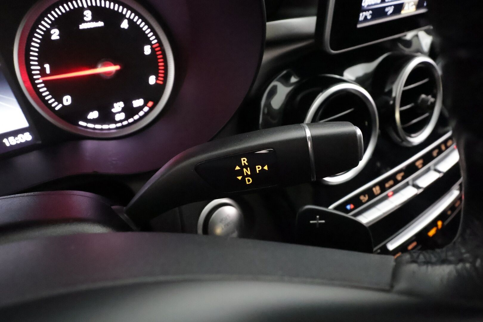 Mercedes-Benz C 2018 220 d 4Matic T A Premium Business * Vakkari / Webasto / Koukku / Osasähköt / LED / Sporttinahat / P.kamera * - Kahdet renkaat - HULLUT AVAJAISHULINAT KORKOTARJOUS 3,29 %