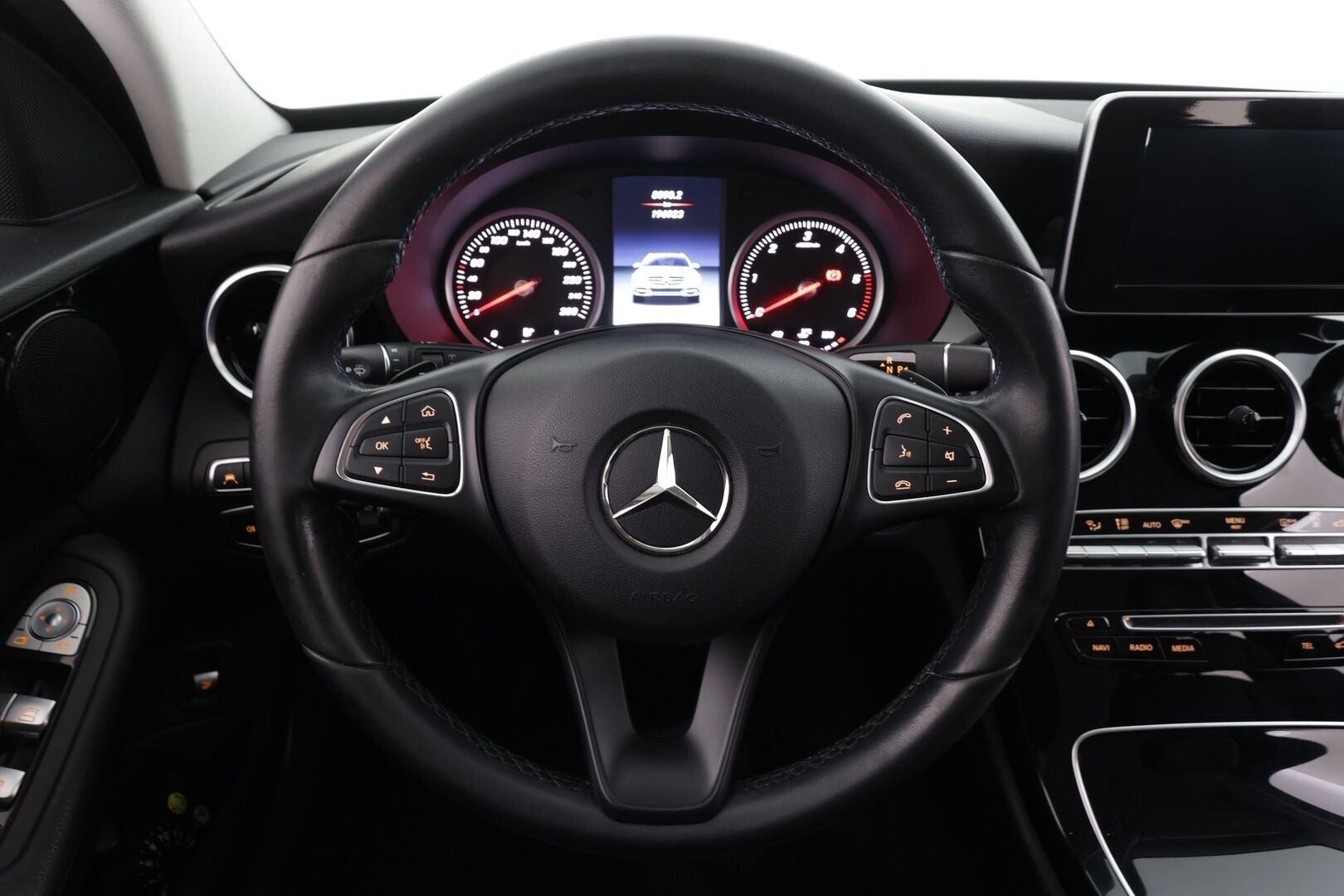 Mercedes-Benz C 2018 220 d 4Matic T A Premium Business * Vakkari / Webasto / Koukku / Osasähköt / LED / Sporttinahat / P.kamera * - Kahdet renkaat 