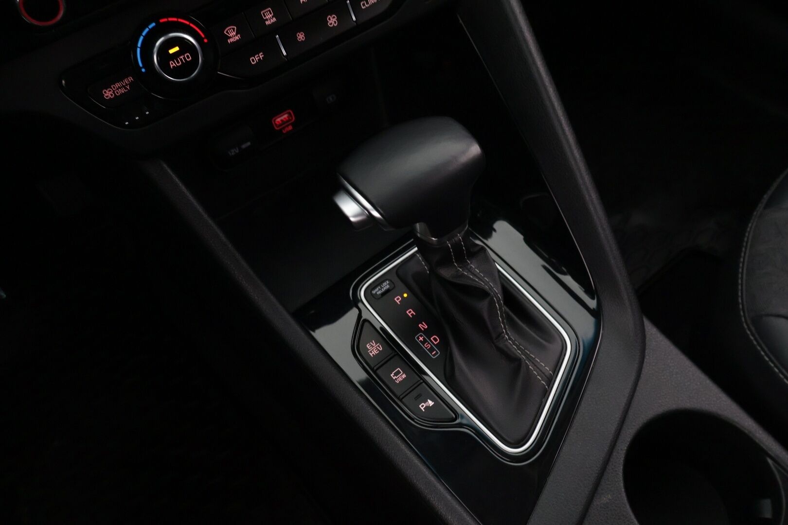 Kia Niro 2020 1,6 GDI Hybrid EX DCT *ACC / Peruutuskamera / Lohko + sisä / Lämpöratti*