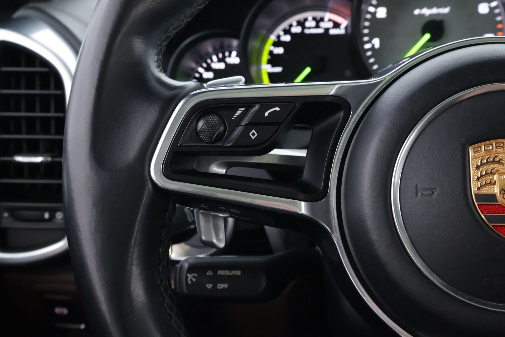 Porsche Cayenne 2015 S E-HYBRID - Bose Audio | Panoraama | Ruskea Nahkasisusta | Ilma-Alusta | Vakkari | Xenon | Näyttävä yksilö | Juuri tullut Tampereelle!