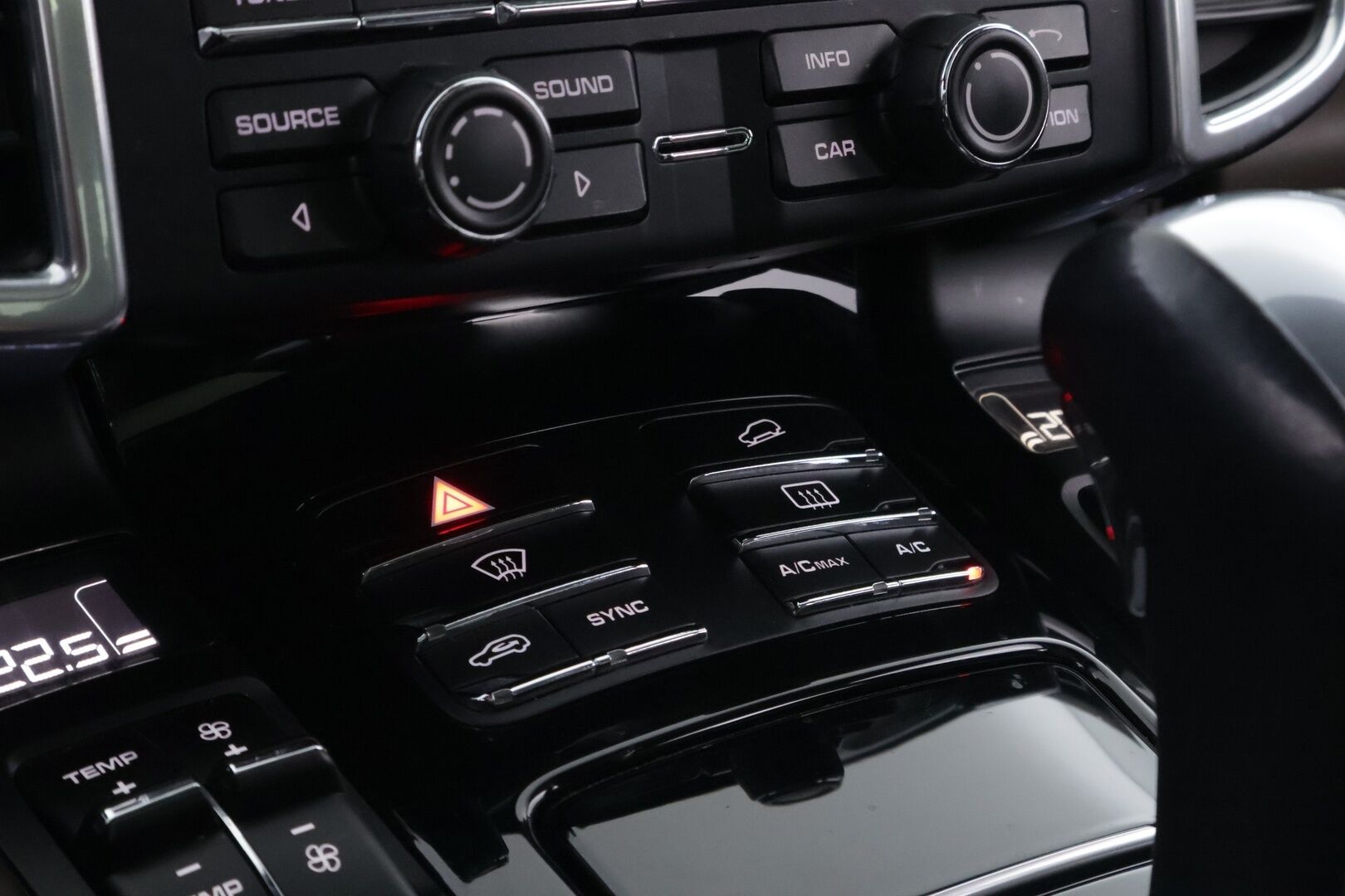 Porsche Cayenne 2015 S E-HYBRID - Bose Audio | Panoraama | Ruskea Nahkasisusta | Ilma-Alusta | Vakkari | Xenon | Näyttävä yksilö | Juuri tullut Tampereelle!