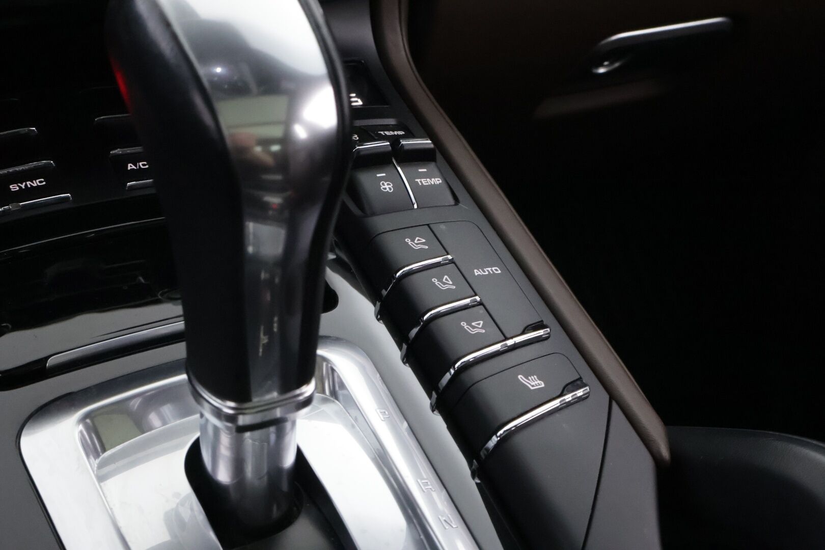 Porsche Cayenne 2015 S E-HYBRID - Bose Audio | Panoraama | Ruskea Nahkasisusta | Ilma-Alusta | Vakkari | Xenon | Näyttävä yksilö | Juuri tullut Tampereelle!