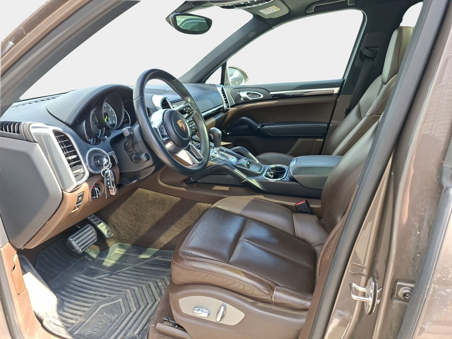 Porsche Cayenne 2015 CAYENNE S E-HYBRID * Bose Audio / Panoraama / Ruskea Nahkasisusta / Ilma-Alusta / Vakkari / Xenon - Näyttävä yksilö / Juuri tullut Tampereelle! - HULLUT AVAJAISHULINAT KORKOTARJOUS 3,29 %