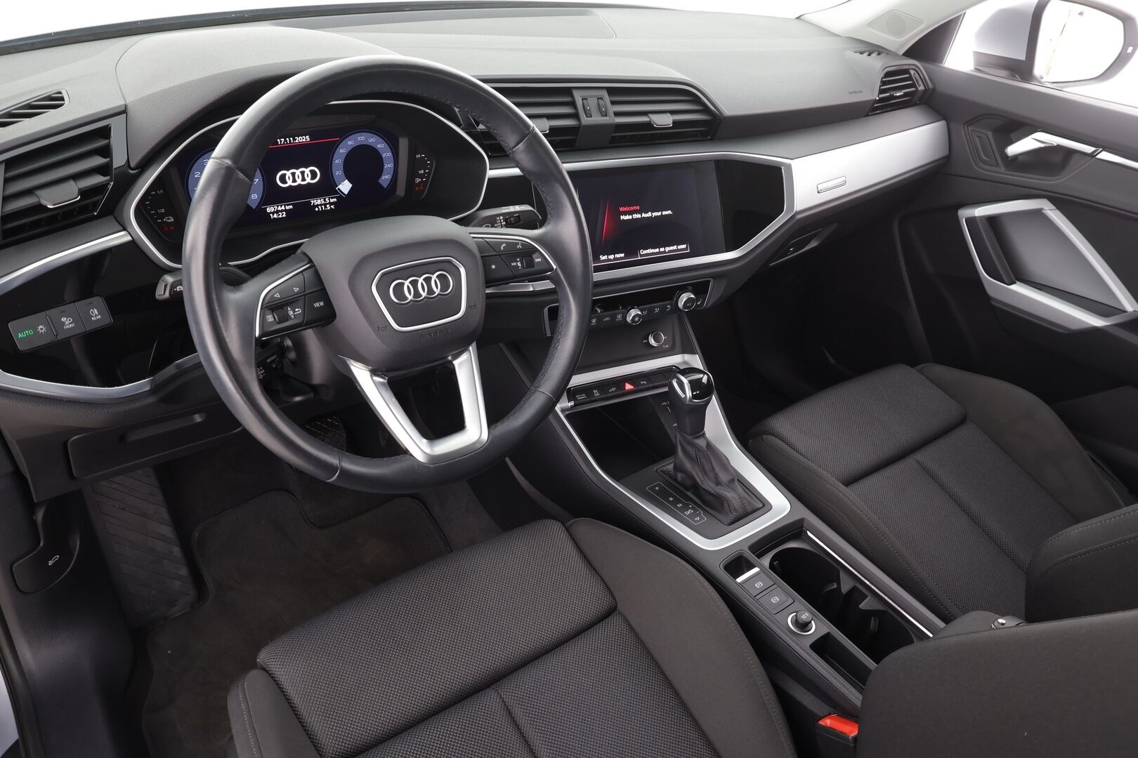 Audi Q3 2021 Business 45 TFSI e 180 kW S tronic Electrified Edition * ACC / LED / P.kamera / Sportpenkit / Kaistavahti / Keyless * - 1-om Suomi-auto / 2x Latauskaapelit / Kahdet renkaat - Osta nyt, maksa vasta ensi vuonna