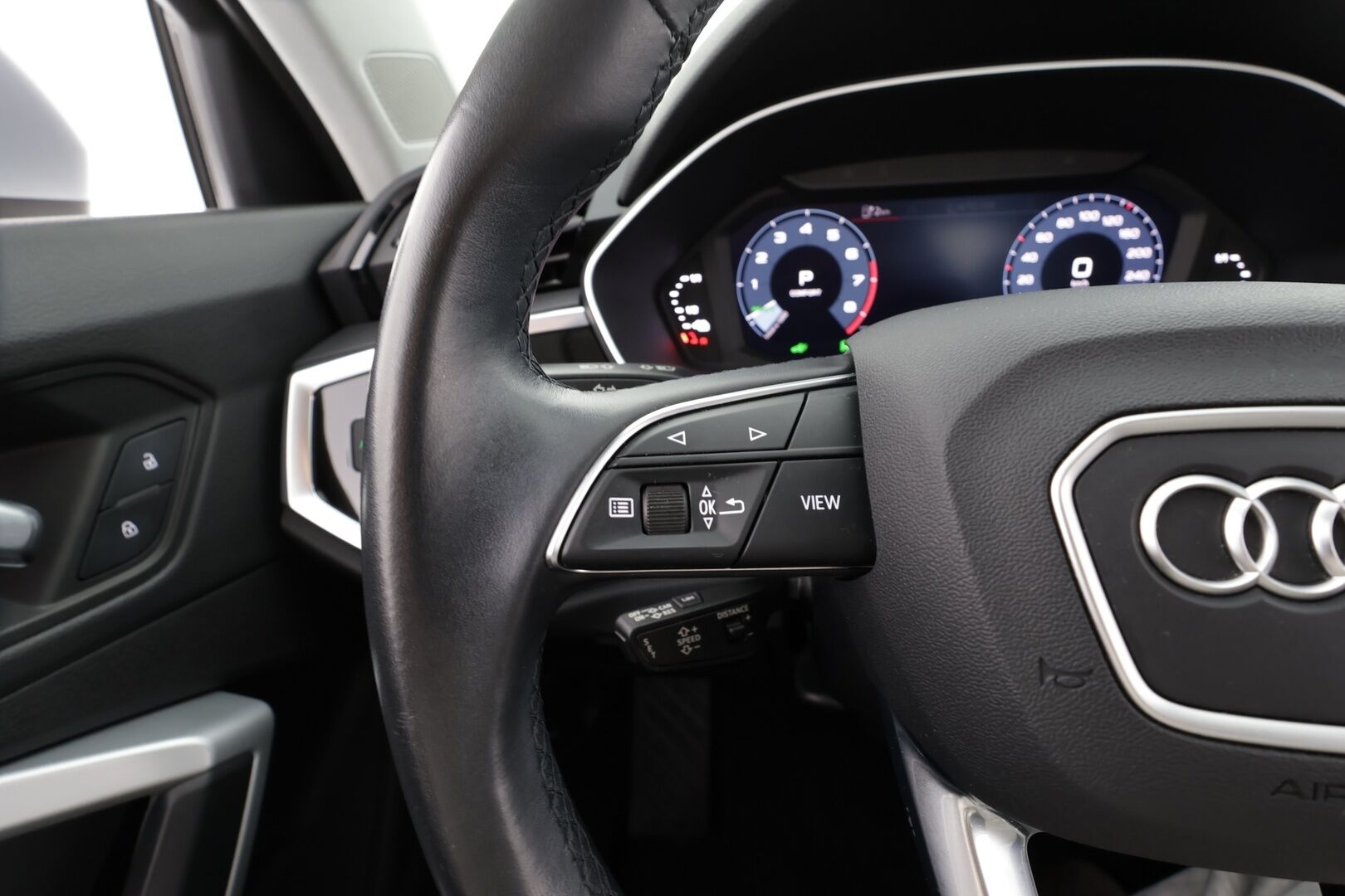 Audi Q3 2021 Business 45 TFSI e 180 kW S tronic Electrified Edition * ACC / LED / P.kamera / Sportpenkit / Kaistavahti / Keyless * - 1-om Suomi-auto / 2x Latauskaapelit / Kahdet renkaat - Osta nyt, maksa vasta ensi vuonna