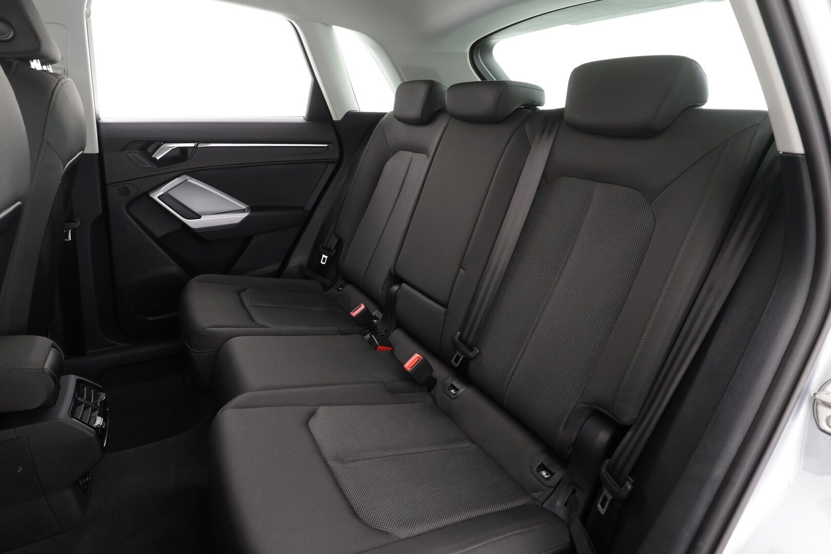 Audi Q3 2021 Business 45 TFSI e 180 kW S tronic Electrified Edition * ACC / LED / P.kamera / Sportpenkit / Kaistavahti / Keyless * - 1-om Suomi-auto / 2x Latauskaapelit / Kahdet renkaat - Osta nyt, maksa vasta ensi vuonna