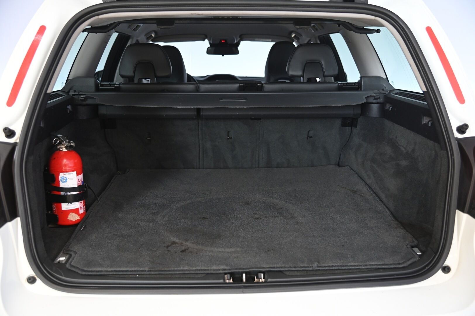 Volvo V70 2016 D4 Classic aut - Webasto | Vetokoukku | ACC | Lohko&sisäpistoke | 2X renkaat&alumiinivanteet | Jakohina tehty juuri