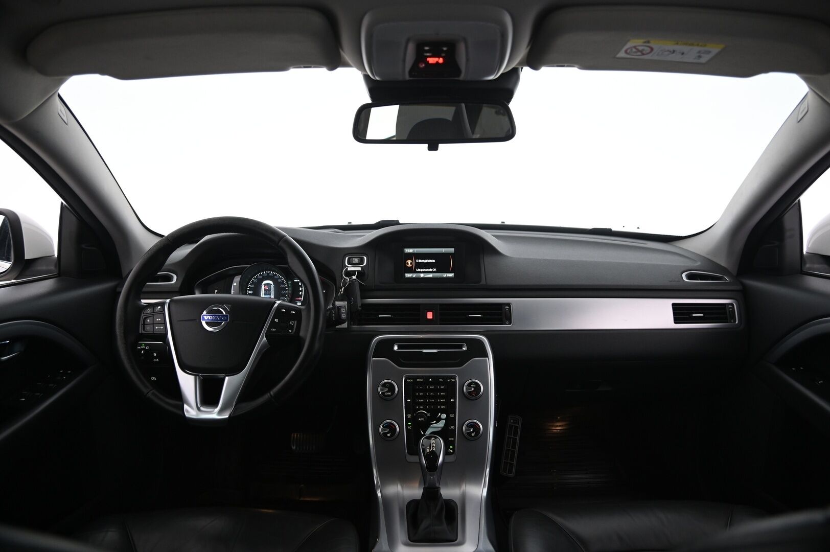 Volvo V70 2016 D4 Classic aut - Webasto | Vetokoukku | ACC | Lohko&sisäpistoke | 2X renkaat&alumiinivanteet | Jakohina tehty juuri