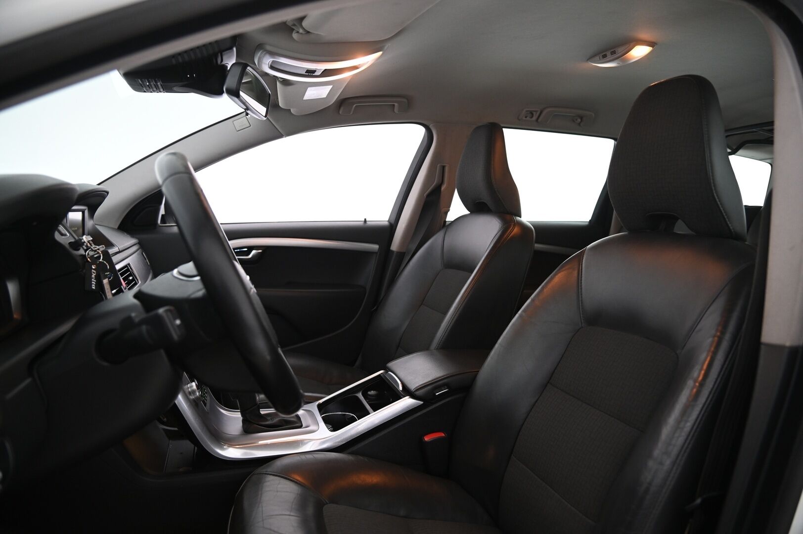 Volvo V70 2016 D4 Classic aut - Webasto | Vetokoukku | ACC | Lohko&sisäpistoke | 2X renkaat&alumiinivanteet | Jakohina tehty juuri