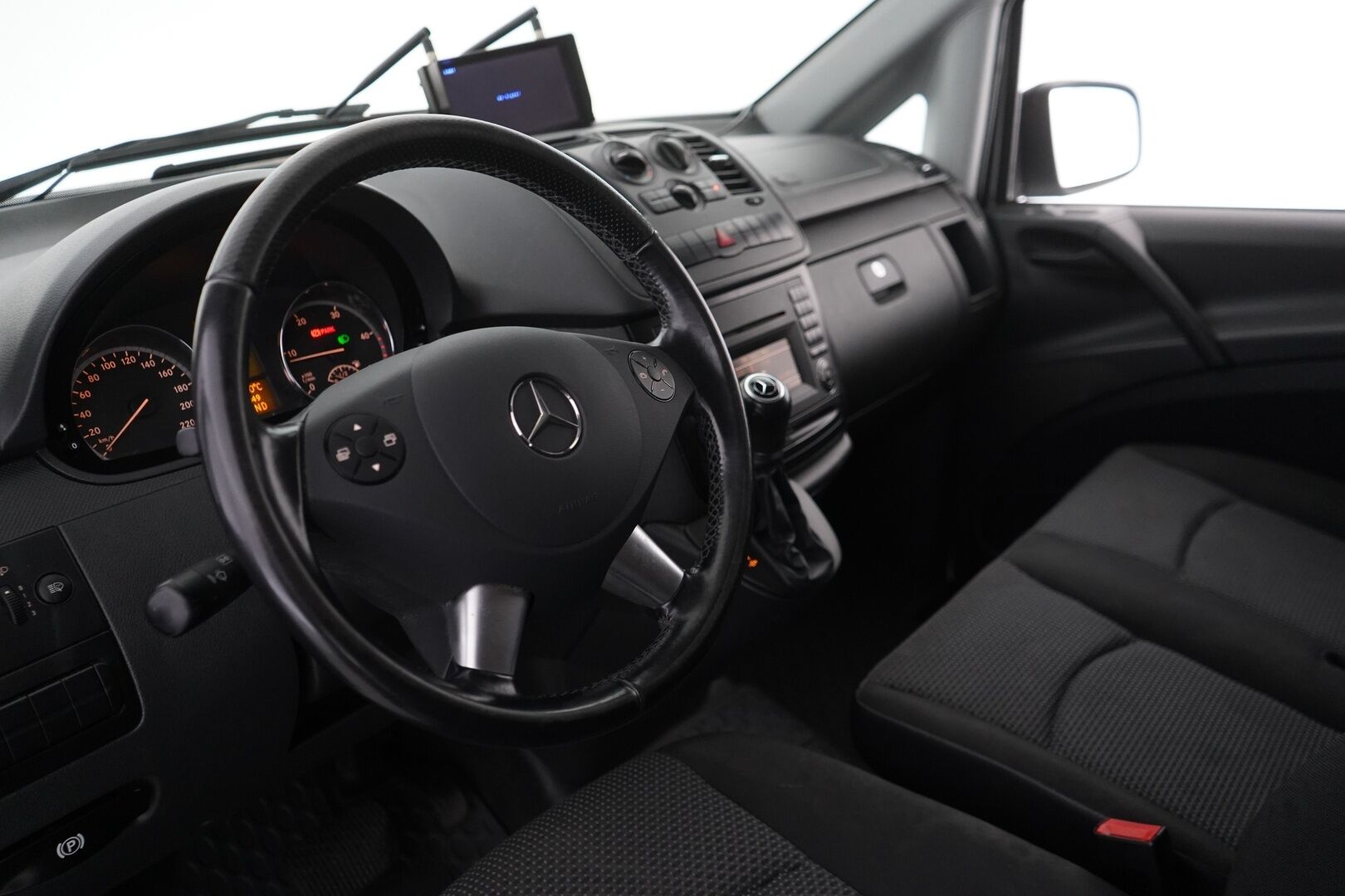 Mercedes-Benz Vito 2012 116CDI -3,05/32K keskipitkä A2 kork. *Webasto / Vetokoukku / Kamera / Vakkari / Bluetooth / Työtaso* - Kahdet renkaat vanteilla / Katsastus 5.2026