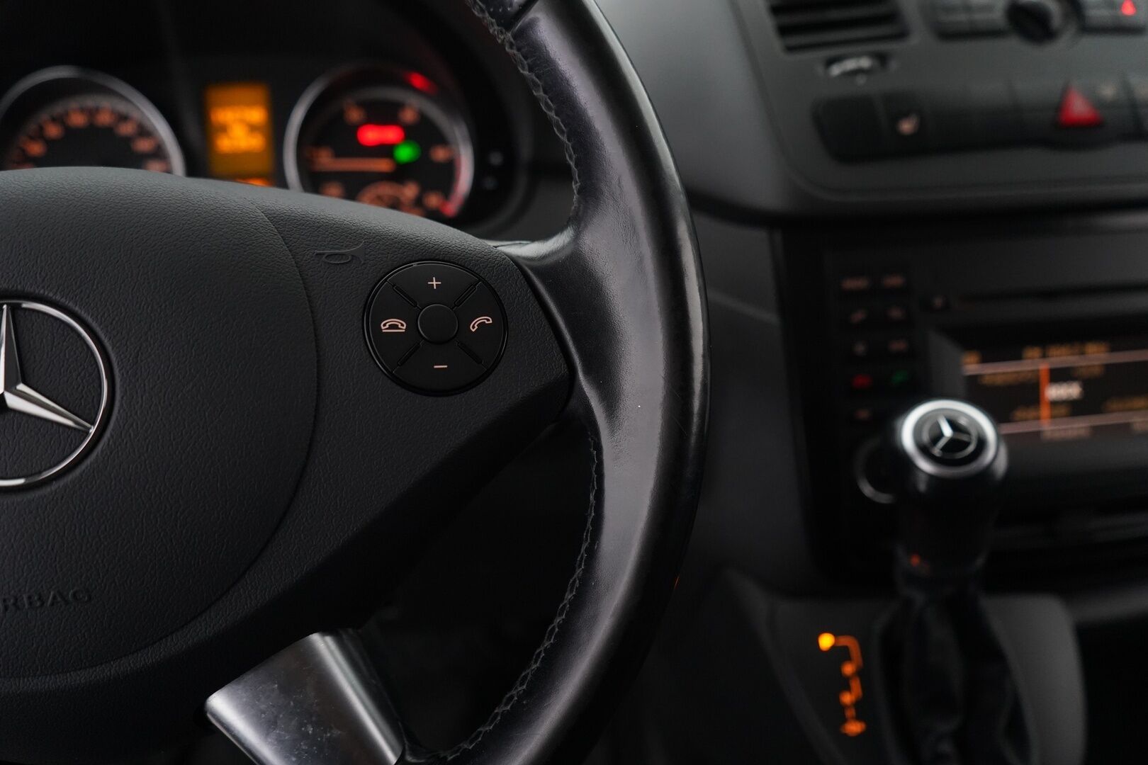 Mercedes-Benz Vito 2012 116CDI -3,05/32K keskipitkä A2 kork. *Webasto / Vetokoukku / Kamera / Vakkari / Bluetooth / Työtaso* - KATSO KAMPANJAHINTA! / Kahdet renkaat vanteilla / Katsastus 5.2026 / Juuri huollettu! - HULLUT BLACKWEEK JATKOT - KORKOTARJOUS 2,49%