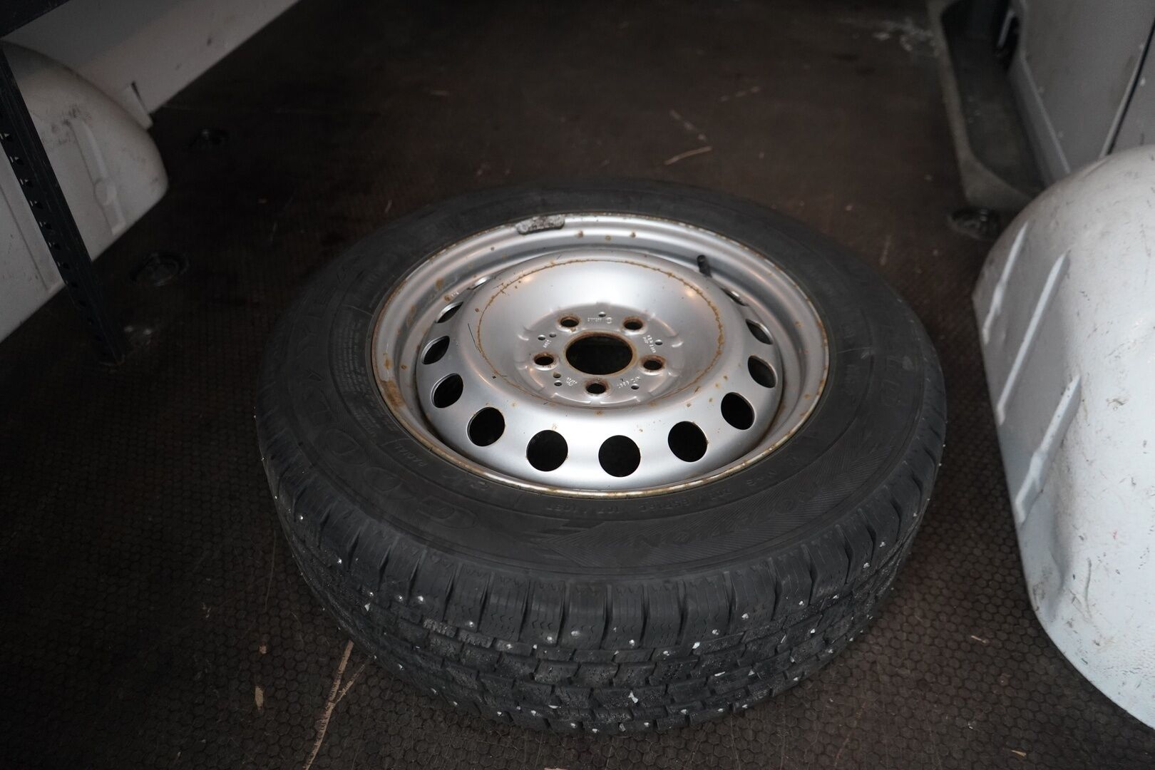 Mercedes-Benz Vito 2012 116CDI -3,05/32K keskipitkä A2 kork. *Webasto / Vetokoukku / Kamera / Vakkari / Bluetooth / Työtaso* - Kahdet renkaat vanteilla / Katsastus 5.2026