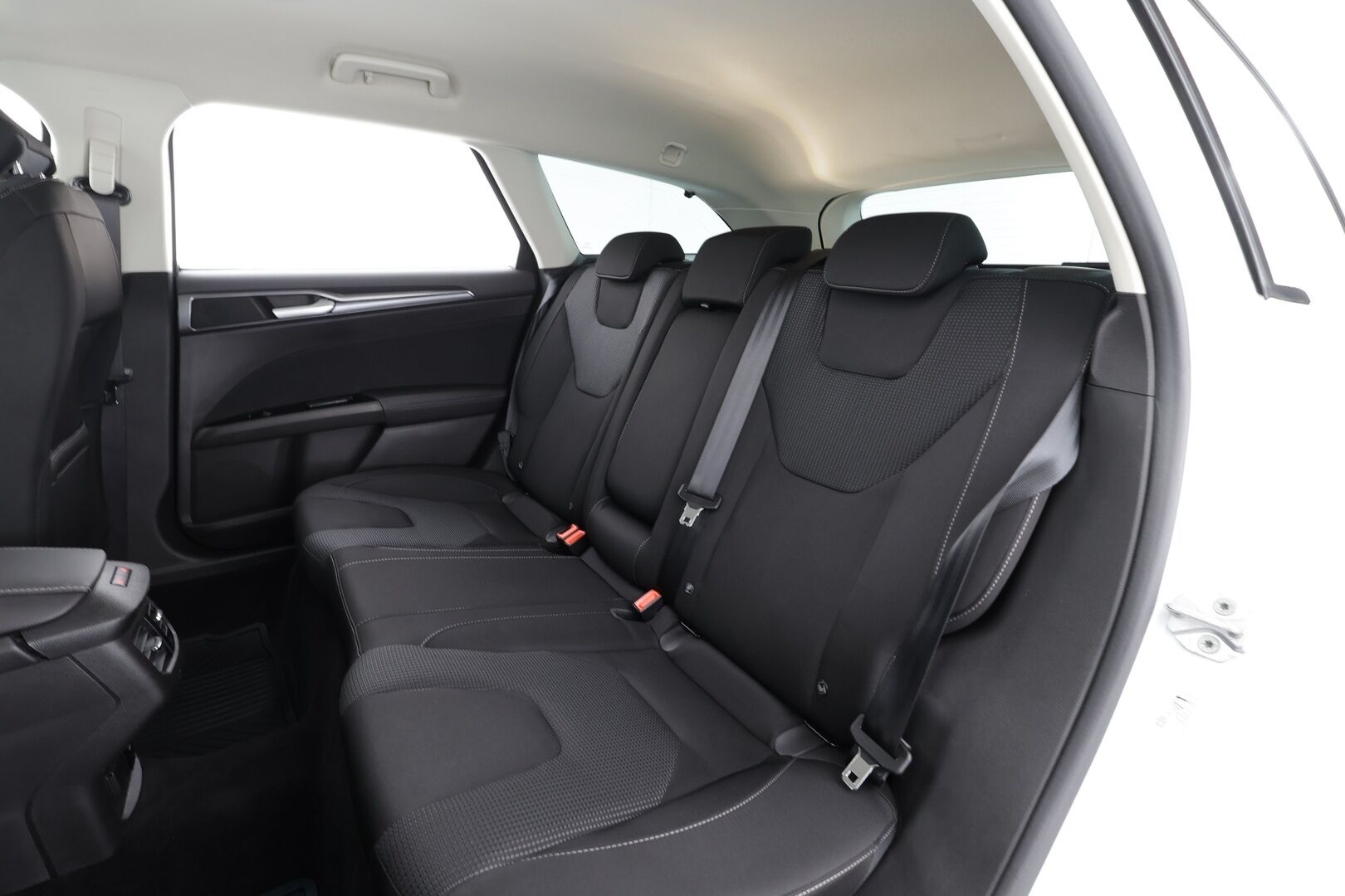 Ford Mondeo 2022 2,0 TDCi EcoBlue 190hv A8 AWD EDITION Wagon * Webasto / Koukku / ACC / Dynamic-LED / P.kamera / Navi / Kaistavahti * - 1-om Suomi-auto / Kahdet renkaat / Merkkihuollettu! - HULLU BLACKWEEK KORKOTARJOUS 2,49%