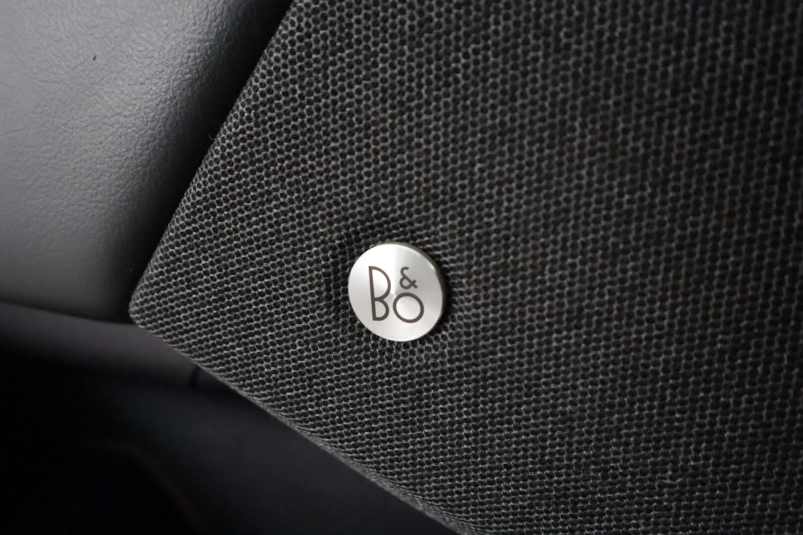 Ford Mustang Mach-E 2021 269hv AWD **Koukku / Lasikatto / B&O / ACC / LED / 360° / Muistipenkki / Navi / Kaistavahti / KeylessGO** - 1-om Suomi.auto / 2x Latauskaapelit / Kahdet Renkaat / Merkkihuollettu! / Akku kuntotarkastettu SOH 91,3%