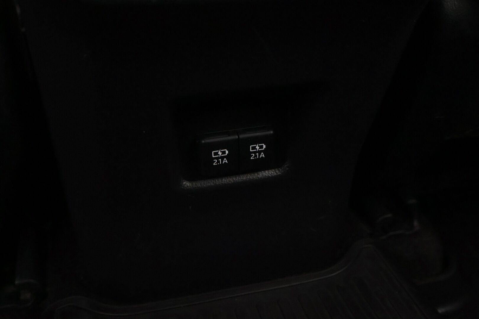 Toyota RAV4 2022 2,5 Hybrid Active Edition - 3,99 % KORKOTARJOUS TÄHÄN AUTOON - * ACC / Apple Car Play & Android Auto / Vetokoukku / Lohko+Sisä / Merkkihuollettu / Suomiauto *