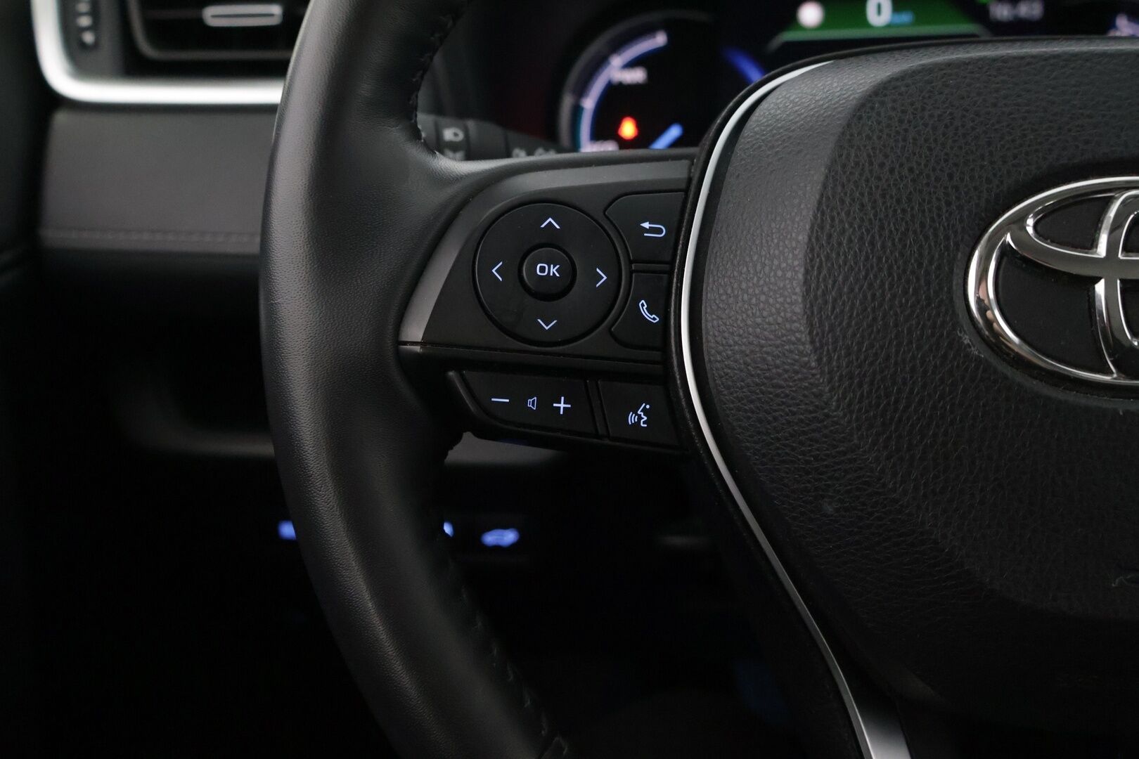 Toyota RAV4 2022 2,5 Hybrid Active Edition - 3,99 % KORKOTARJOUS TÄHÄN AUTOON - * ACC / Apple Car Play & Android Auto / Vetokoukku / Lohko+Sisä / Merkkihuollettu / Suomiauto *