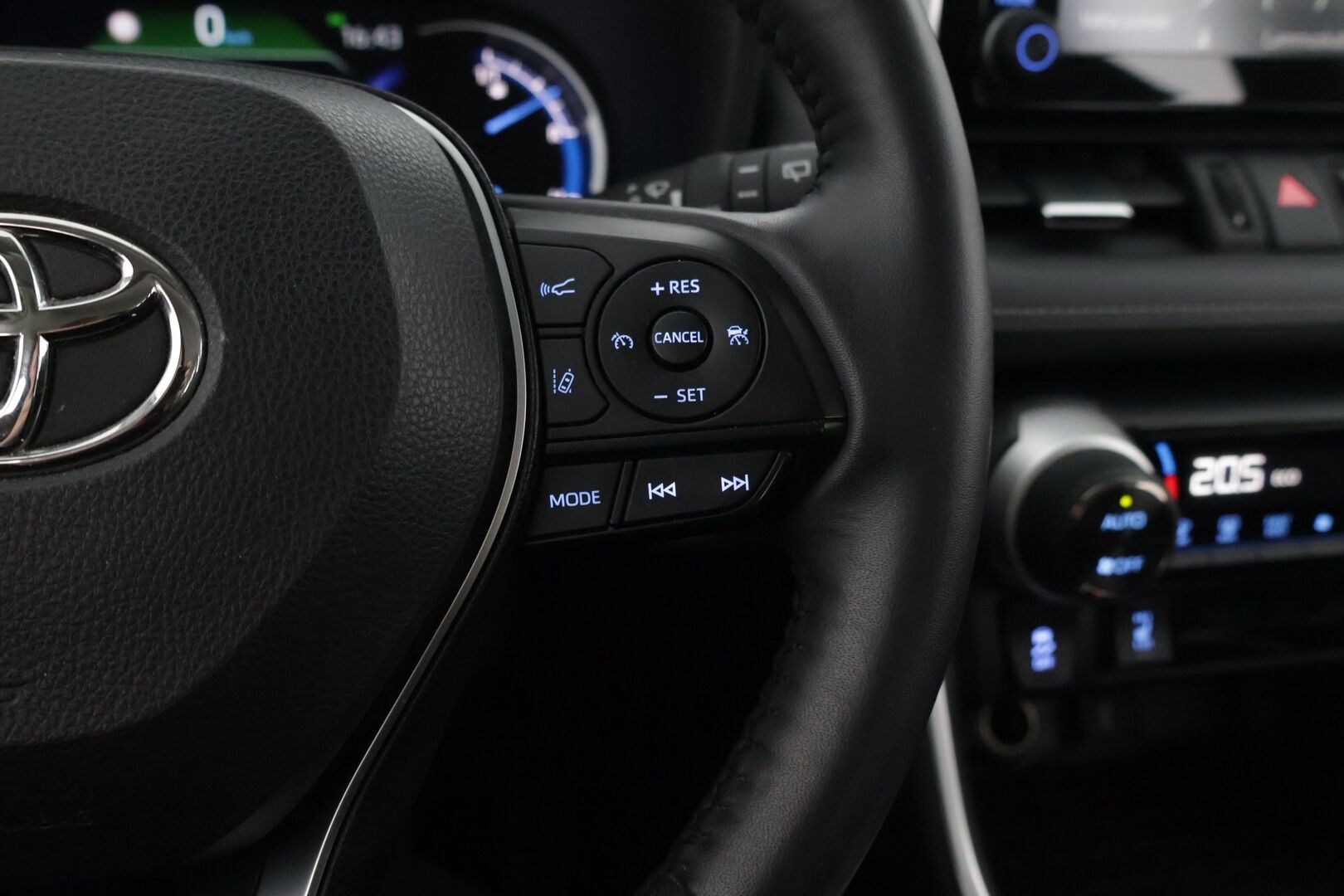 Toyota RAV4 2022 2,5 Hybrid Active Edition - 3,99 % KORKOTARJOUS TÄHÄN AUTOON - * ACC / Apple Car Play & Android Auto / Vetokoukku / Lohko+Sisä / Merkkihuollettu / Suomiauto *