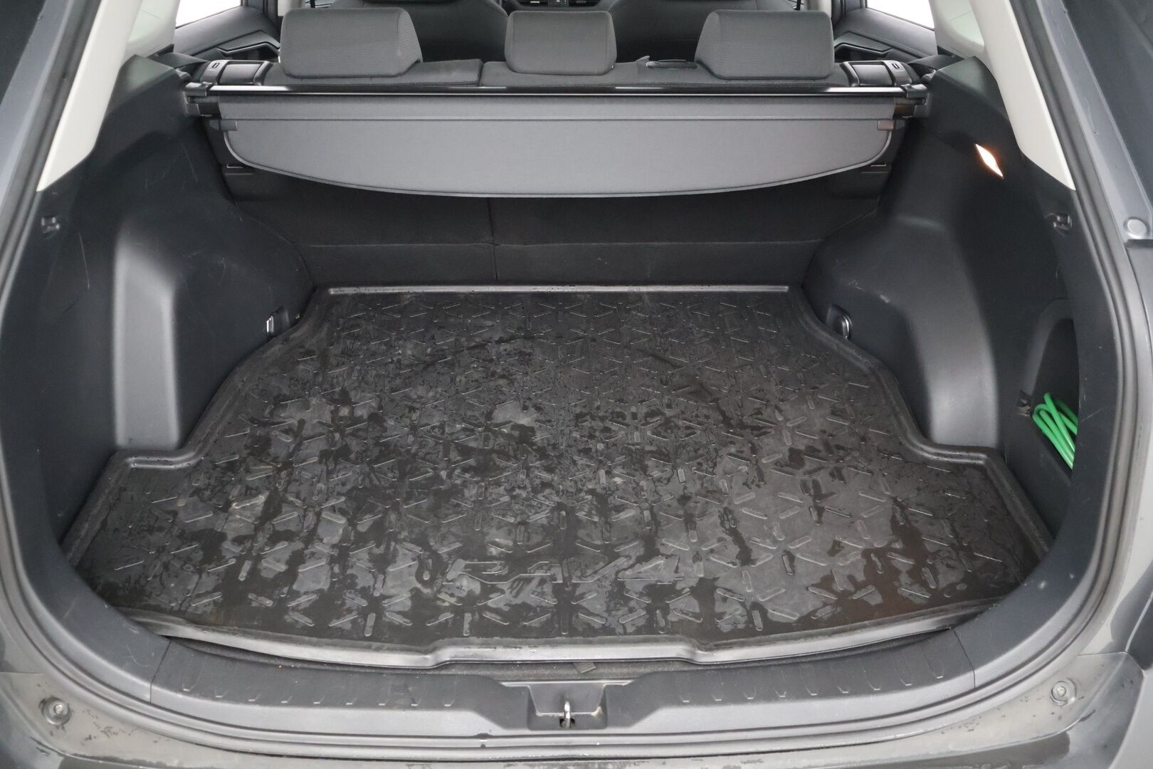 Toyota RAV4 2022 2,5 Hybrid Active Edition - 3,99 % KORKOTARJOUS TÄHÄN AUTOON - * ACC / Apple Car Play & Android Auto / Vetokoukku / Lohko+Sisä / Merkkihuollettu / Suomiauto *