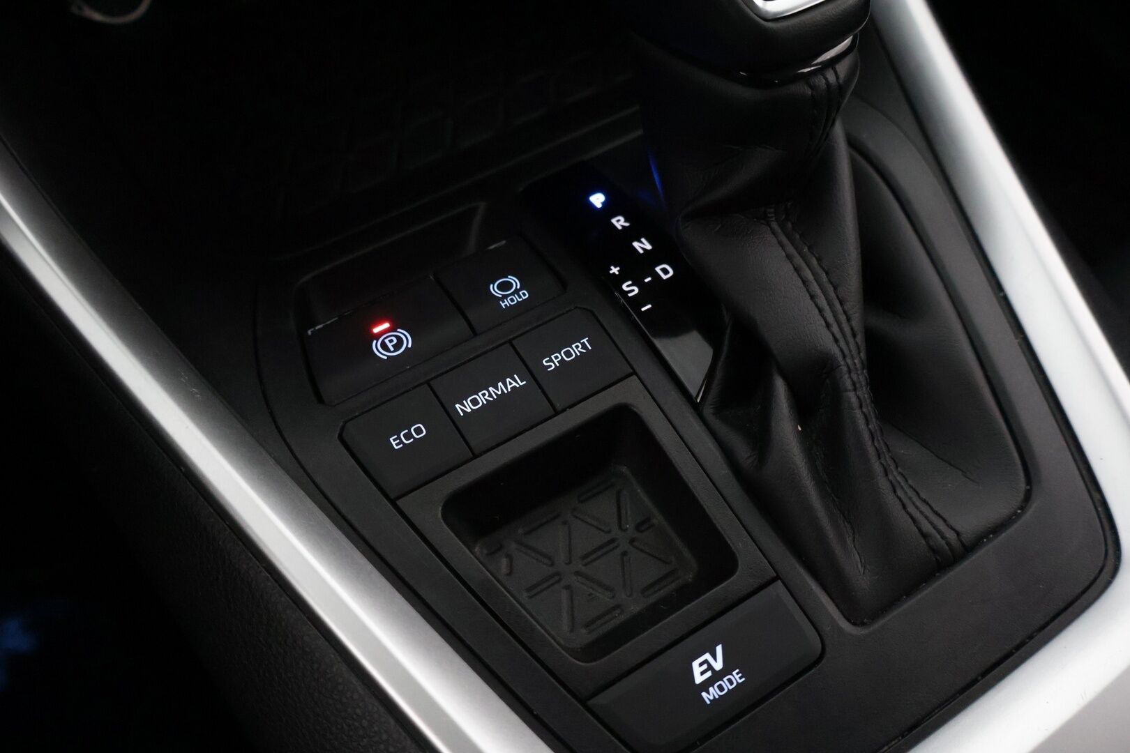 Toyota RAV4 2022 2,5 Hybrid Active Edition - 3,99 % KORKOTARJOUS TÄHÄN AUTOON - * ACC / Apple Car Play & Android Auto / Vetokoukku / Lohko+Sisä / Merkkihuollettu / Suomiauto *