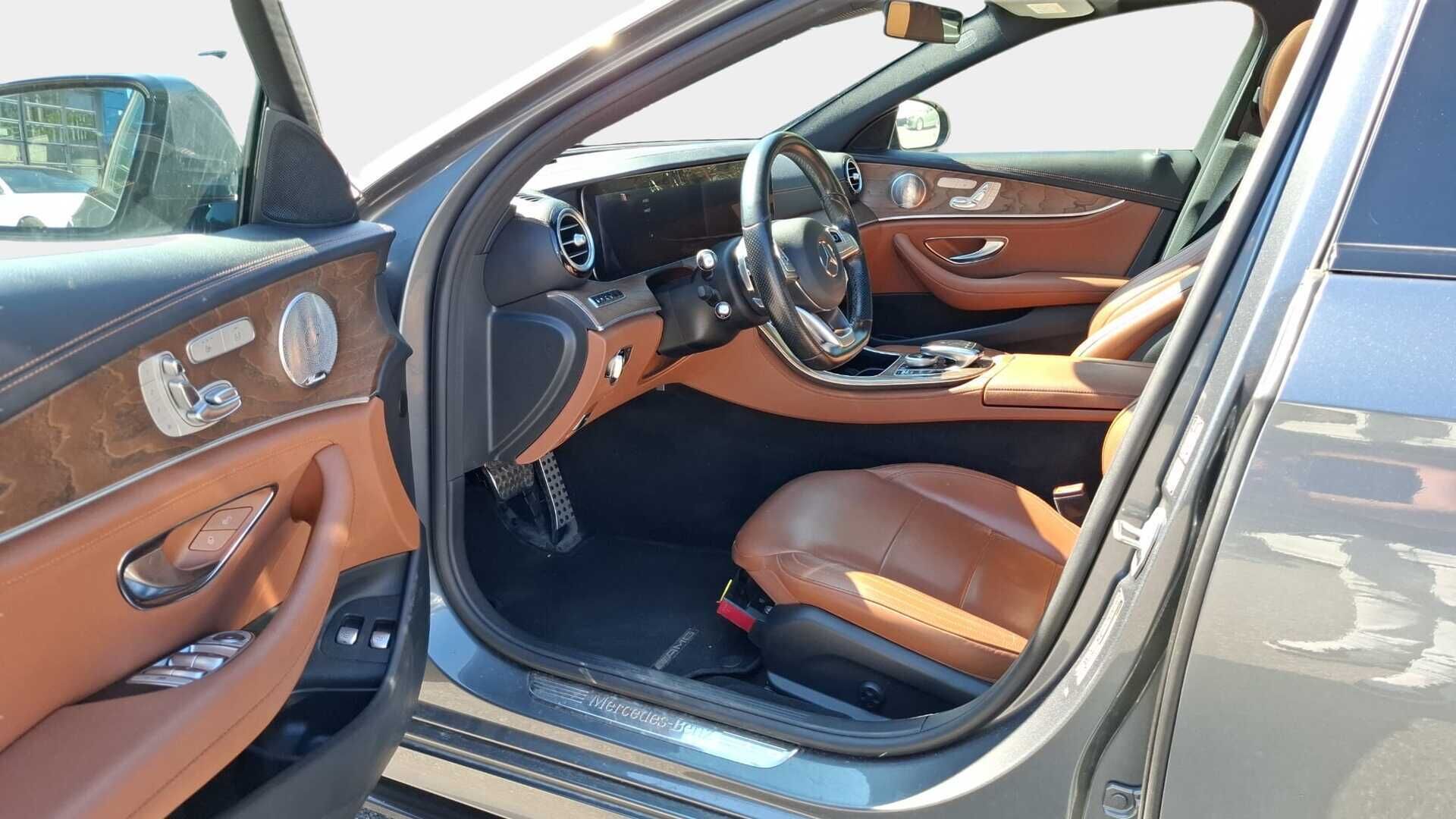 Mercedes-Benz E 2017 E 350 e Sedan (AA) 4ov Hud / Muistipenkit / Adap.vakkari / 360 Kamera / S-koukku / AMG / Burmeister / Panorama / Mustasisäkatto - JÄÄTÄVILLÄ VARUSTEILLA OLEVA YKSILÖ! 