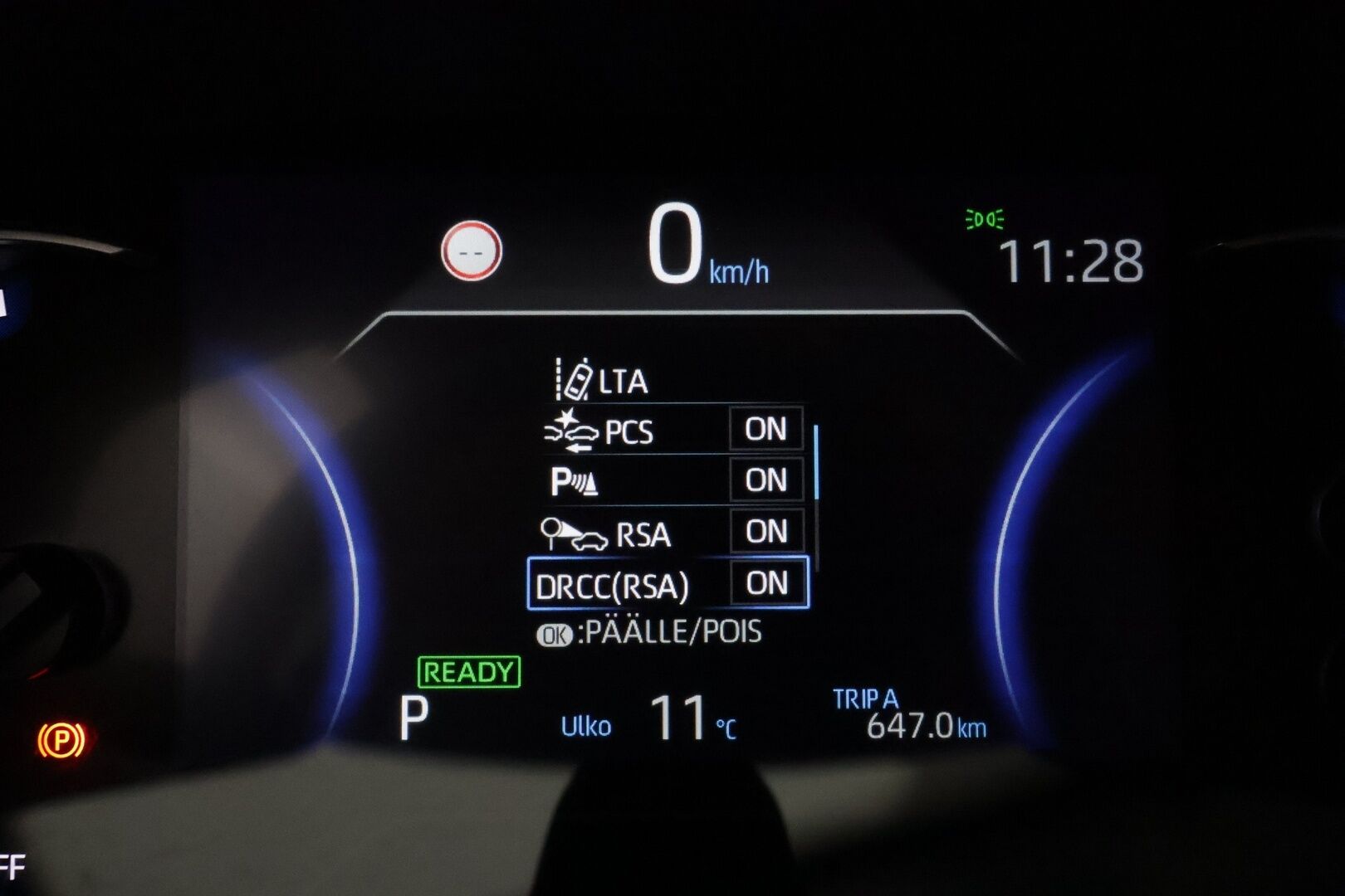 Toyota RAV4 2021 2,5 Hybrid Business **Webasto / Adapt.Vakkari / P.Kamera / LED-valot / Navi / Kaistavahti / Apple&Android / KeylessGO** - 3,99 % KORKOTARJOUS TÄHÄN AUTOON 31.8. ASTI! - 1-om Suomi-auto / Kahdet Renkaat