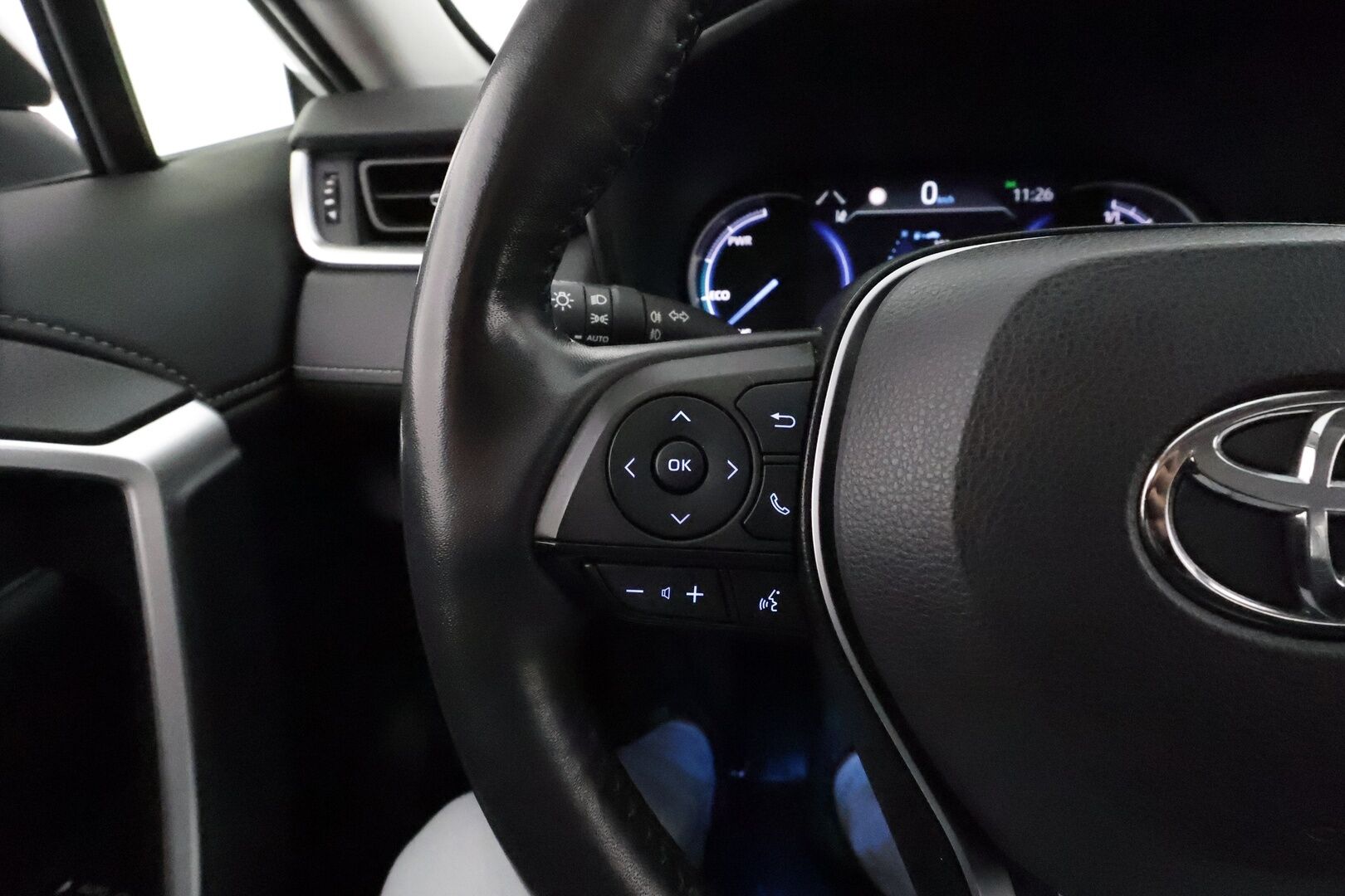Toyota RAV4 2021 2,5 Hybrid Business **Webasto / Adapt.Vakkari / P.Kamera / LED-valot / Navi / Kaistavahti / Apple&Android / KeylessGO** - 3,99 % KORKOTARJOUS TÄHÄN AUTOON 31.8. ASTI! - 1-om Suomi-auto / Kahdet Renkaat