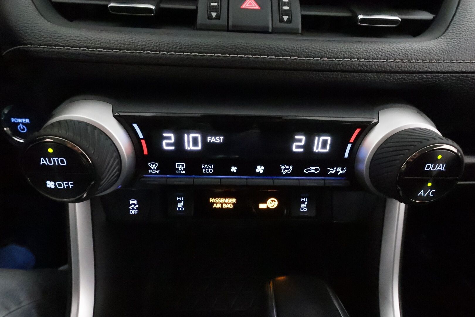 Toyota RAV4 2021 2,5 Hybrid Business **Webasto / Adapt.Vakkari / P.Kamera / LED-valot / Navi / Kaistavahti / Apple&Android / KeylessGO** - 3,99 % KORKOTARJOUS TÄHÄN AUTOON 31.8. ASTI! - 1-om Suomi-auto / Kahdet Renkaat