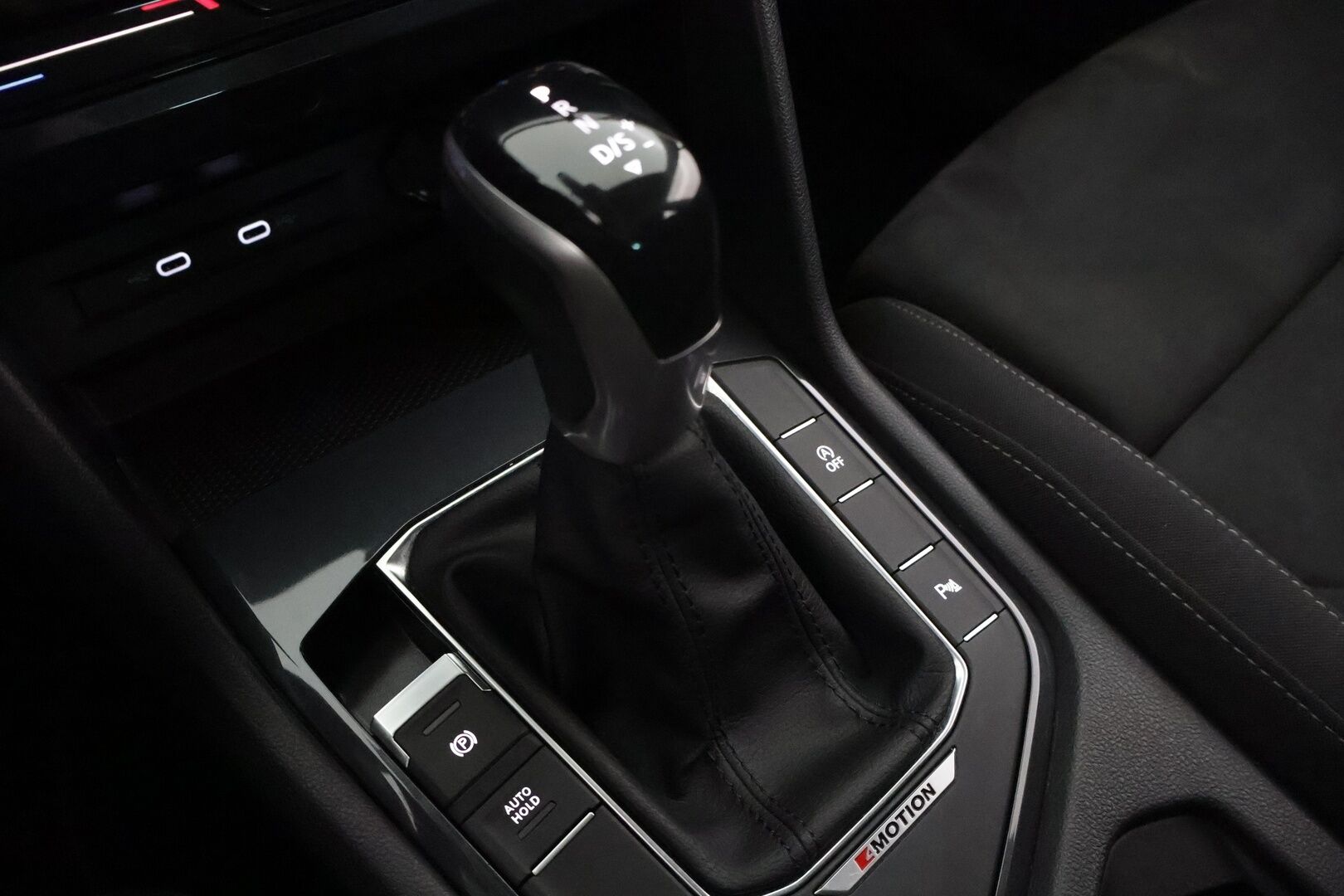 Volkswagen Tiguan 2022 2,0 TDI SCR 110 kW 4MOTION DSG-automaatti - Suomiauto / Webasto / Adapt.Vakkari / Vetokoukku / Adapt.LED / Ratinlämmitys / Facelift / Merkkihuollettu!