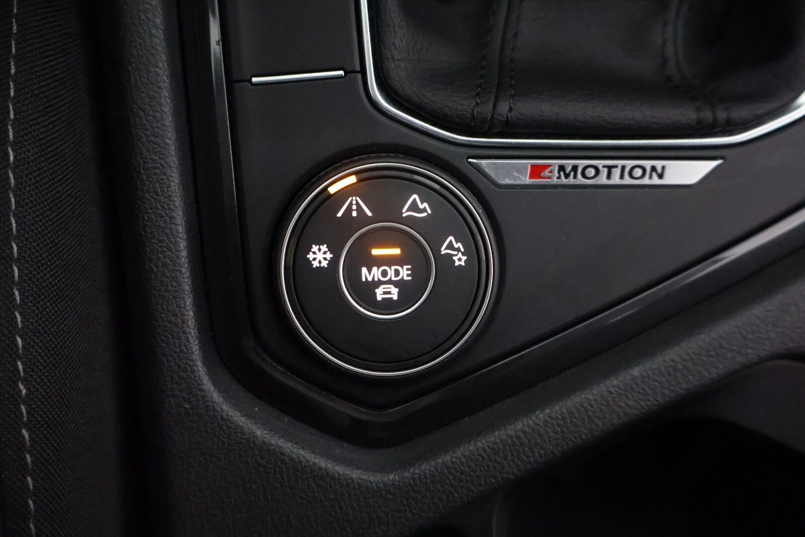Volkswagen Tiguan 2022 2,0 TDI SCR 110 kW 4MOTION DSG-automaatti - Suomiauto / Webasto / Adapt.Vakkari / Vetokoukku / Adapt.LED / Ratinlämmitys / Facelift / Merkkihuollettu!