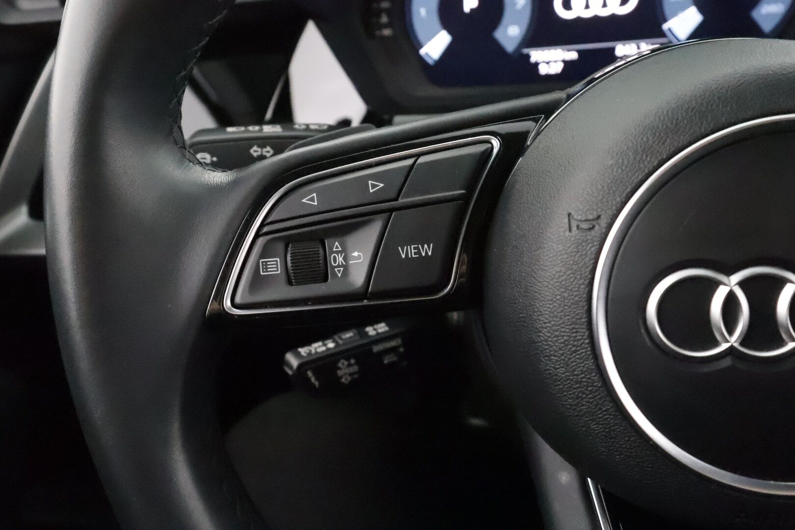 Audi A3 2022 Sedan Business Advanced 35 TFSI 110 kW MHEV S tronic * ACC / P.tutkat / Webasto / LED / Sporttipenkit * - 1.Om Suomi-auto / Kahdet renkaat aluvanteilla