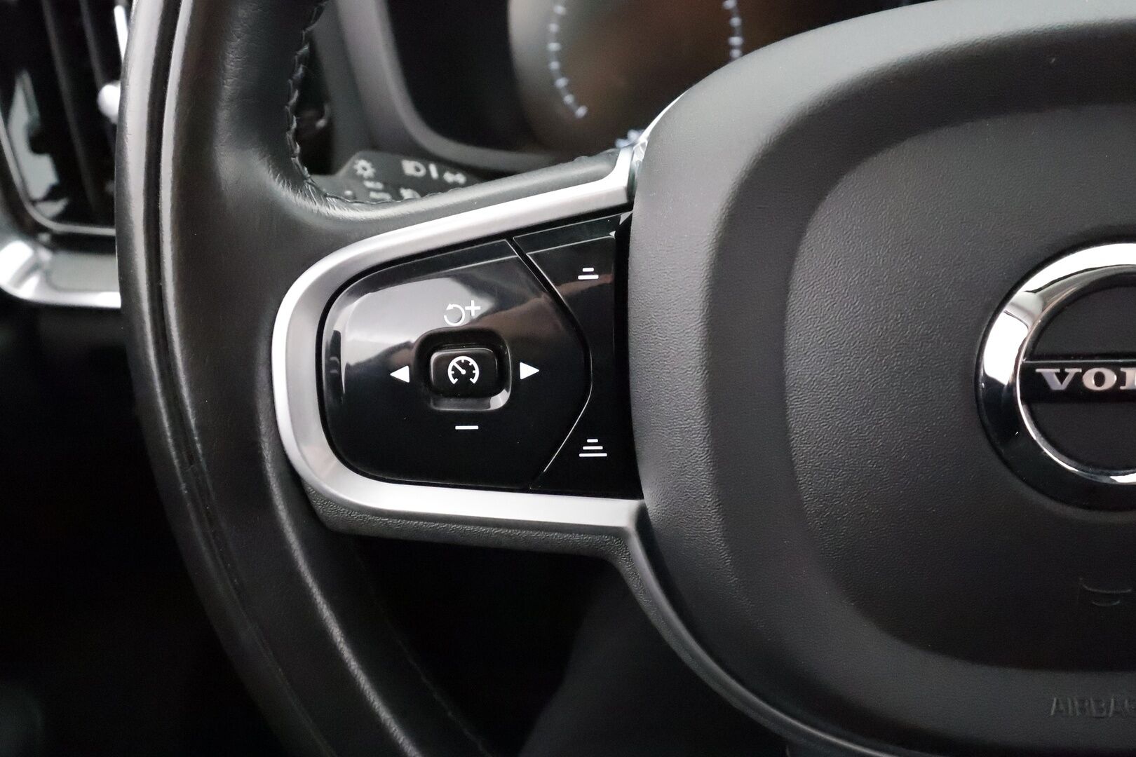 Volvo V60 2022 T8 TwE AWD Business Inscription Edition  aut - | ACC | Webasto | Koukku | Sporttinahat | Muistipenkki | Full-LED | P.kamera | Pilot Assist | High Performance Audio | Apple & Android | 