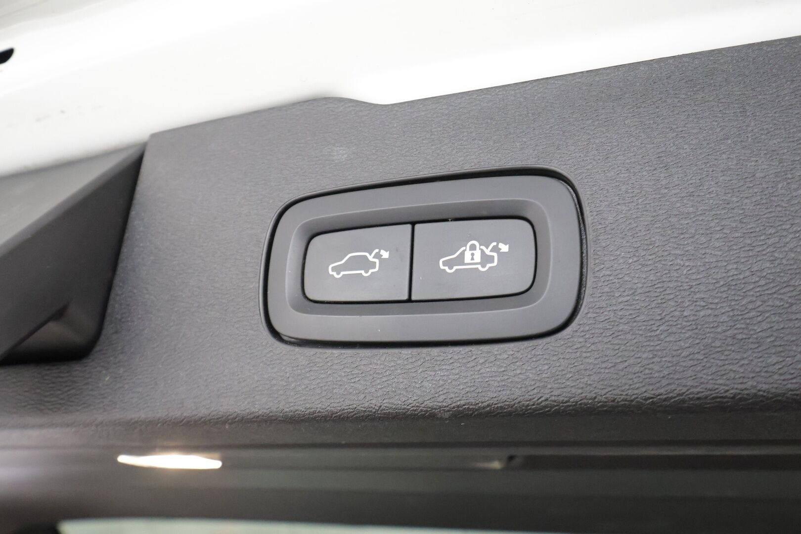 Volvo V60 2022 T8 TwE AWD Business Inscription Edition  aut - | ACC | Webasto | Koukku | Sporttinahat | Muistipenkki | Full-LED | P.kamera | Pilot Assist | High Performance Audio | Apple & Android | 
