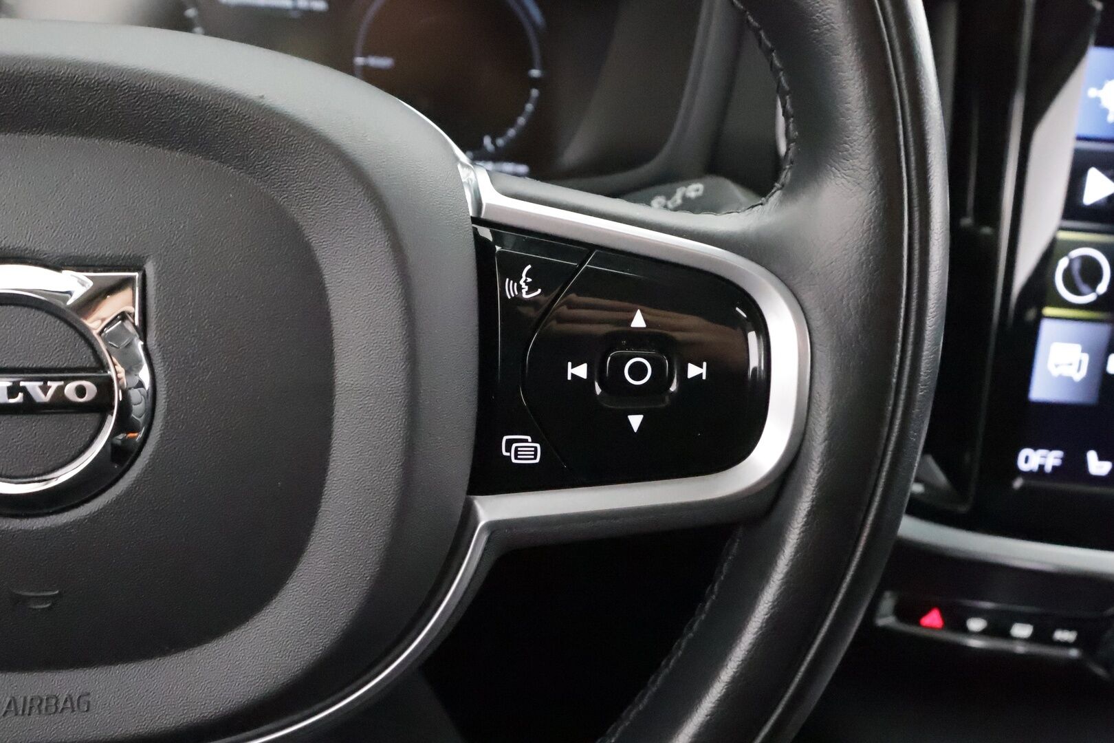 Volvo V60 2022 T8 TwE AWD Business Inscription Edition  aut - | ACC | Webasto | Koukku | Sporttinahat | Muistipenkki | Full-LED | P.kamera | Pilot Assist | High Performance Audio | Apple & Android | 
