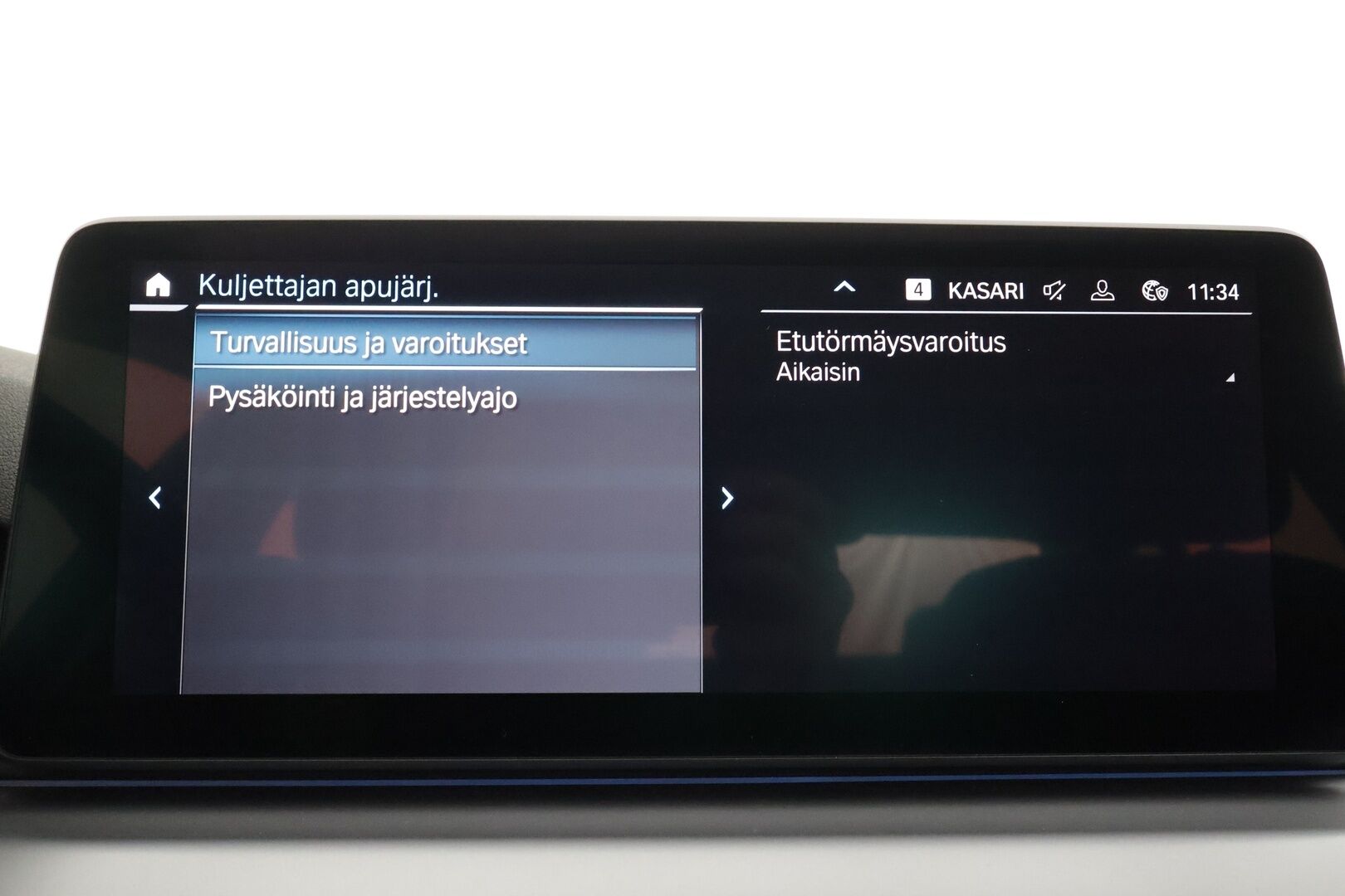 BMW 545 2022 G30 Sedan 545e xDrive A Charged Edition * Vakkari / P.kamera / Koukku / Navi / LED / Digimittaristo / Ratinlämmitin * - Suomi-auto / Akku kuntotarkastettu SoH 88,9% / Kahdet renkaat aluvanteilla / Merkkihuollettu