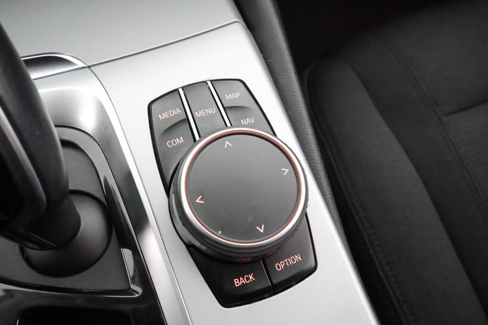 BMW 545 2022 G30 Sedan 545e xDrive A Charged Edition * Vakkari / P.kamera / Koukku / Navi / LED / Digimittaristo / Ratinlämmitin * - Suomi-auto / Akku kuntotarkastettu SoH 88,9% / Kahdet renkaat aluvanteilla / Merkkihuollettu