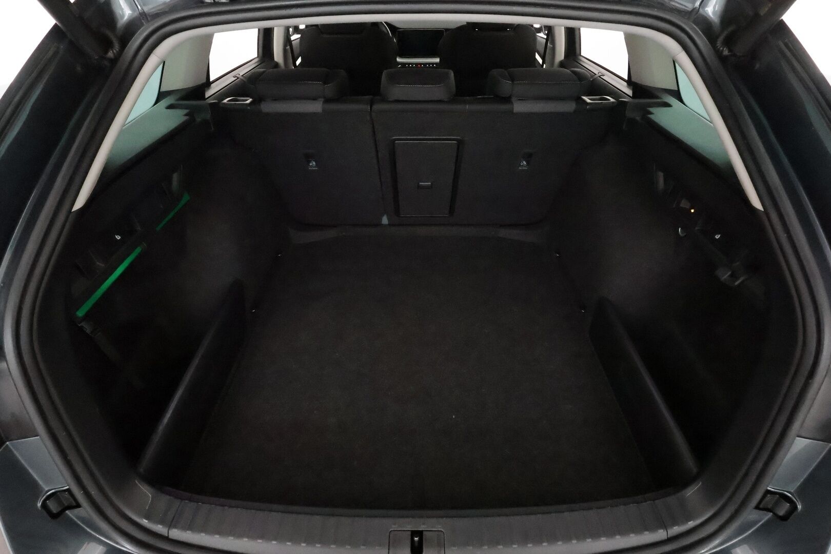 Skoda Octavia 2022 Combi 2.0 TSI 190 4x4 Style DSG *Webasto / Adapt.vakkari / Matrix LED / Koukku / Digimittaristo / Hierovat sporttipenkit / P.kamera* - 1-om. Suomi-auto / Merkkihuollettu / 