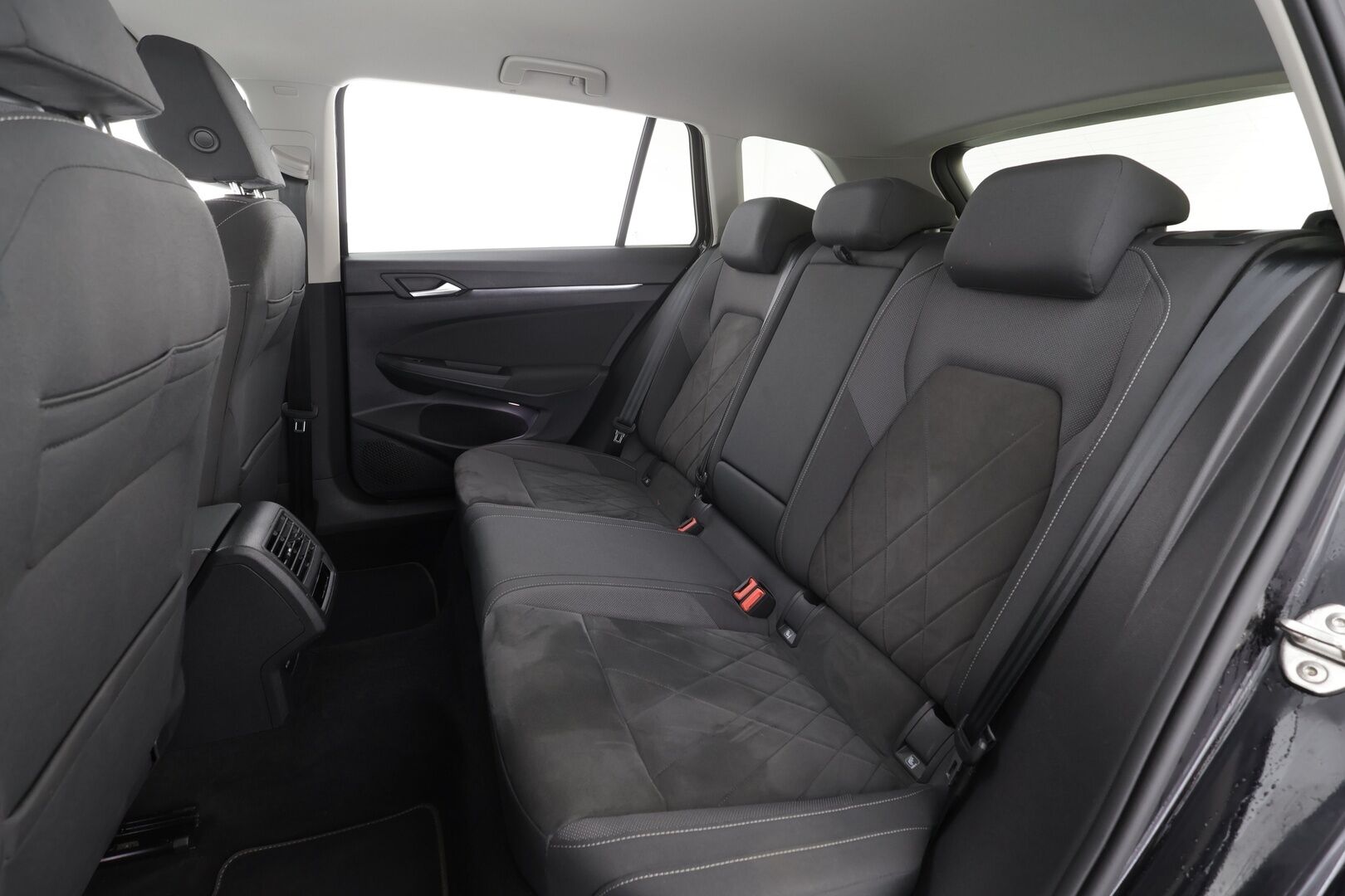 Volkswagen Golf 2022 Variant Style 1,5 eTSI 110 kW (MHEV) DSG * ACC / Webasto / P.kamera / IQ-Light / Keyless / Muistipenkki * - Suomi-auto / Kahdet Renkaat